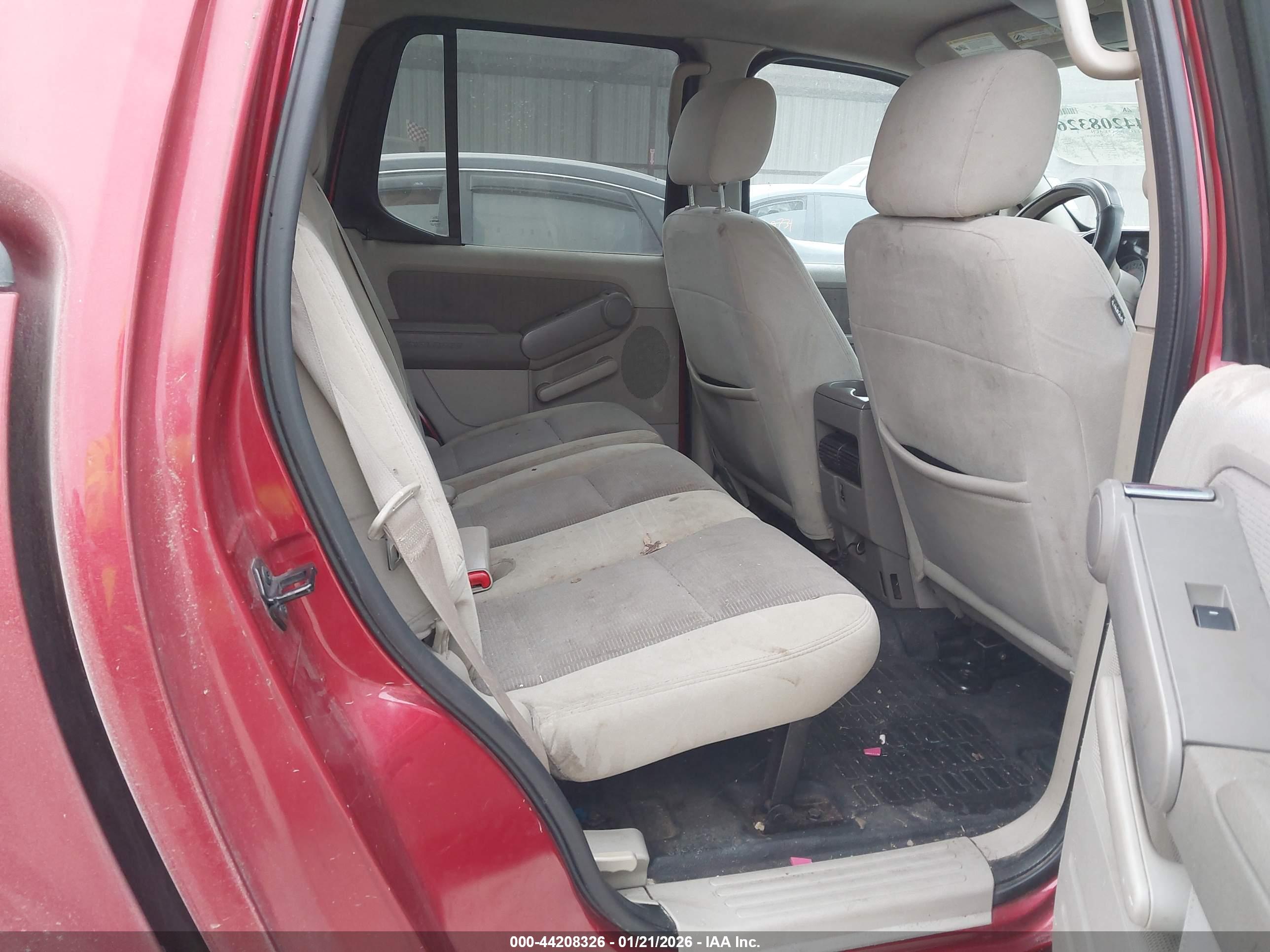 FORD EXPLORER image 8