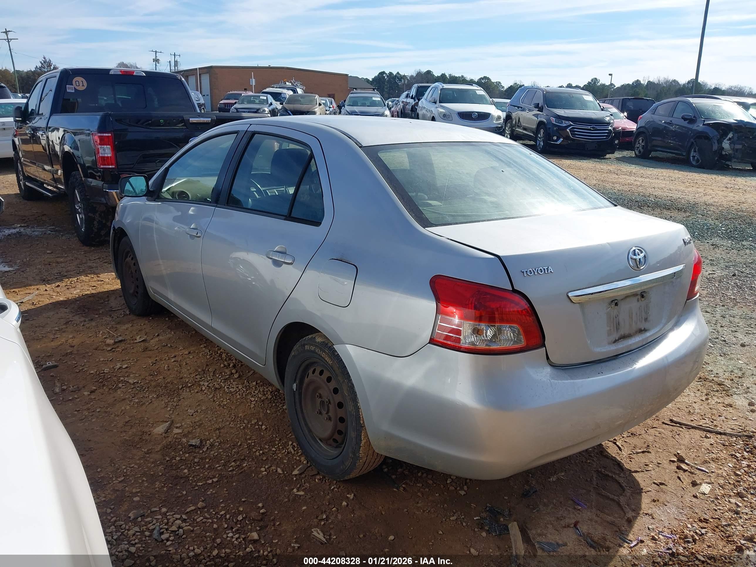 TOYOTA YARIS image 3