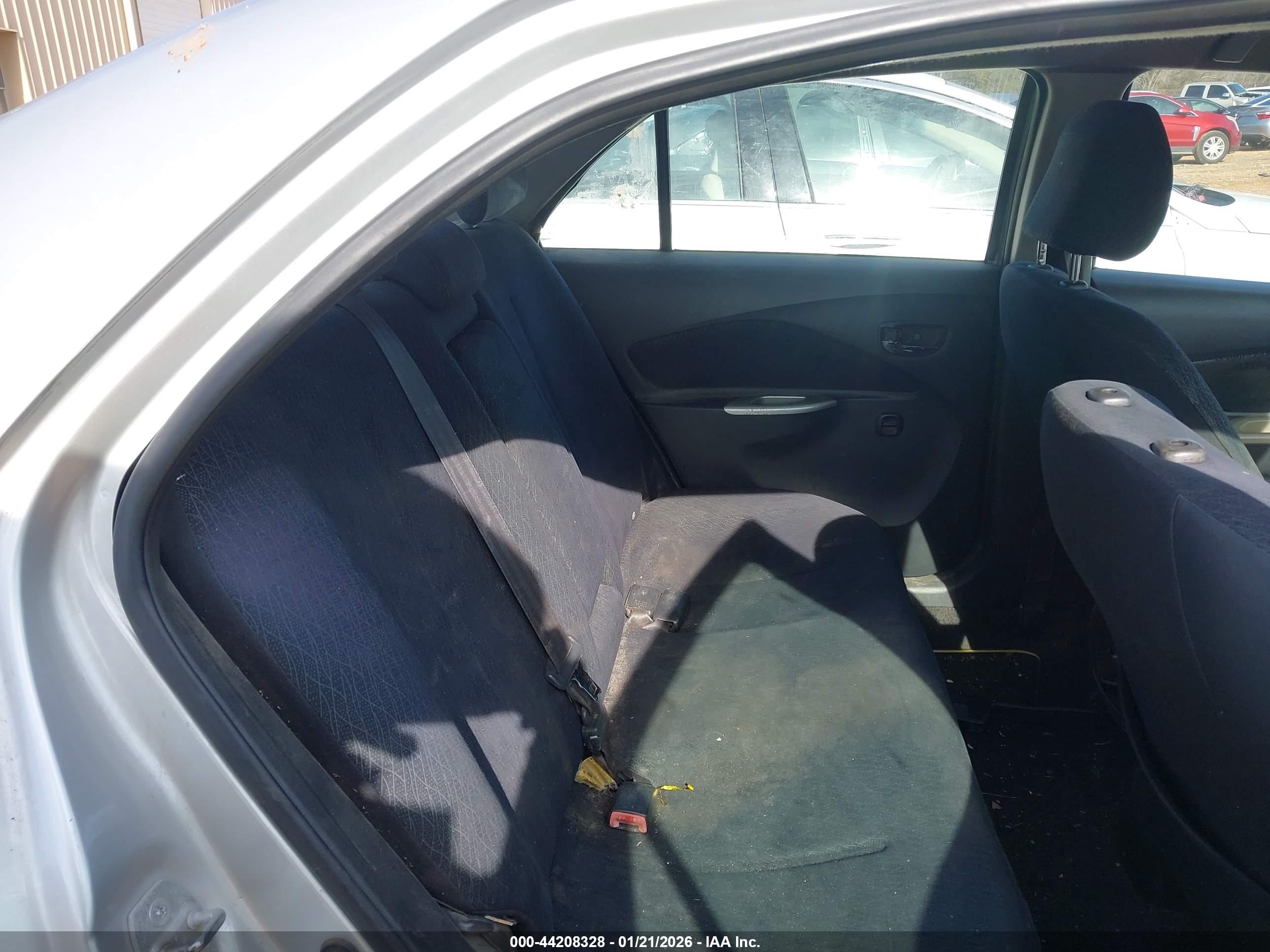 TOYOTA YARIS image 8
