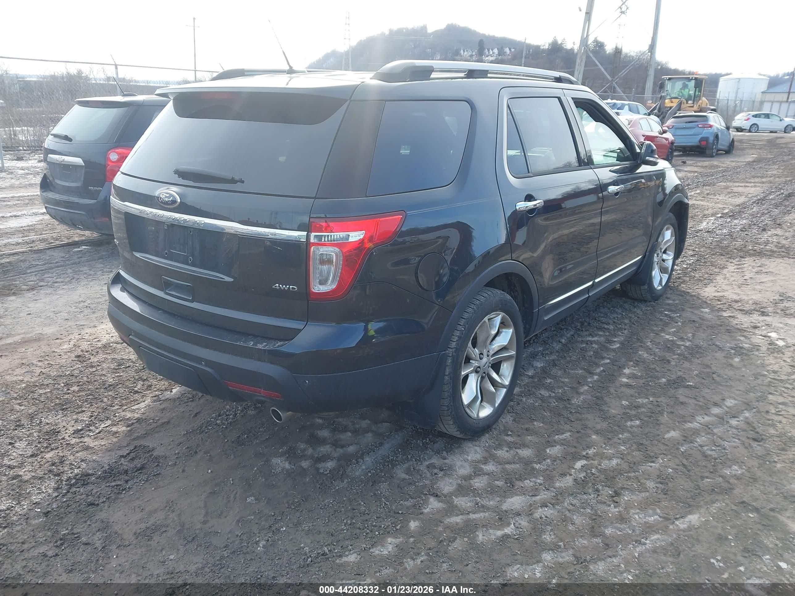 FORD EXPLORER image 4