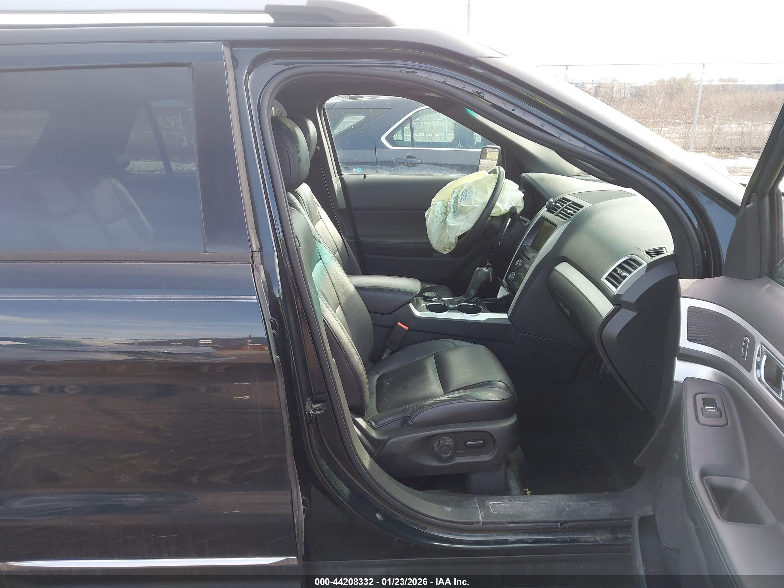 FORD EXPLORER image 5