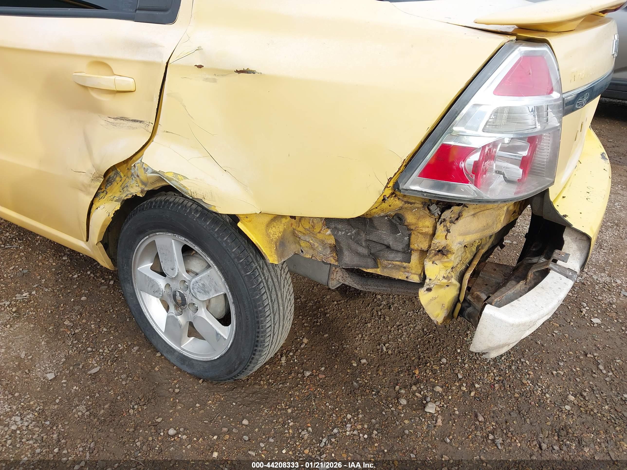 CHEVROLET AVEO image 6