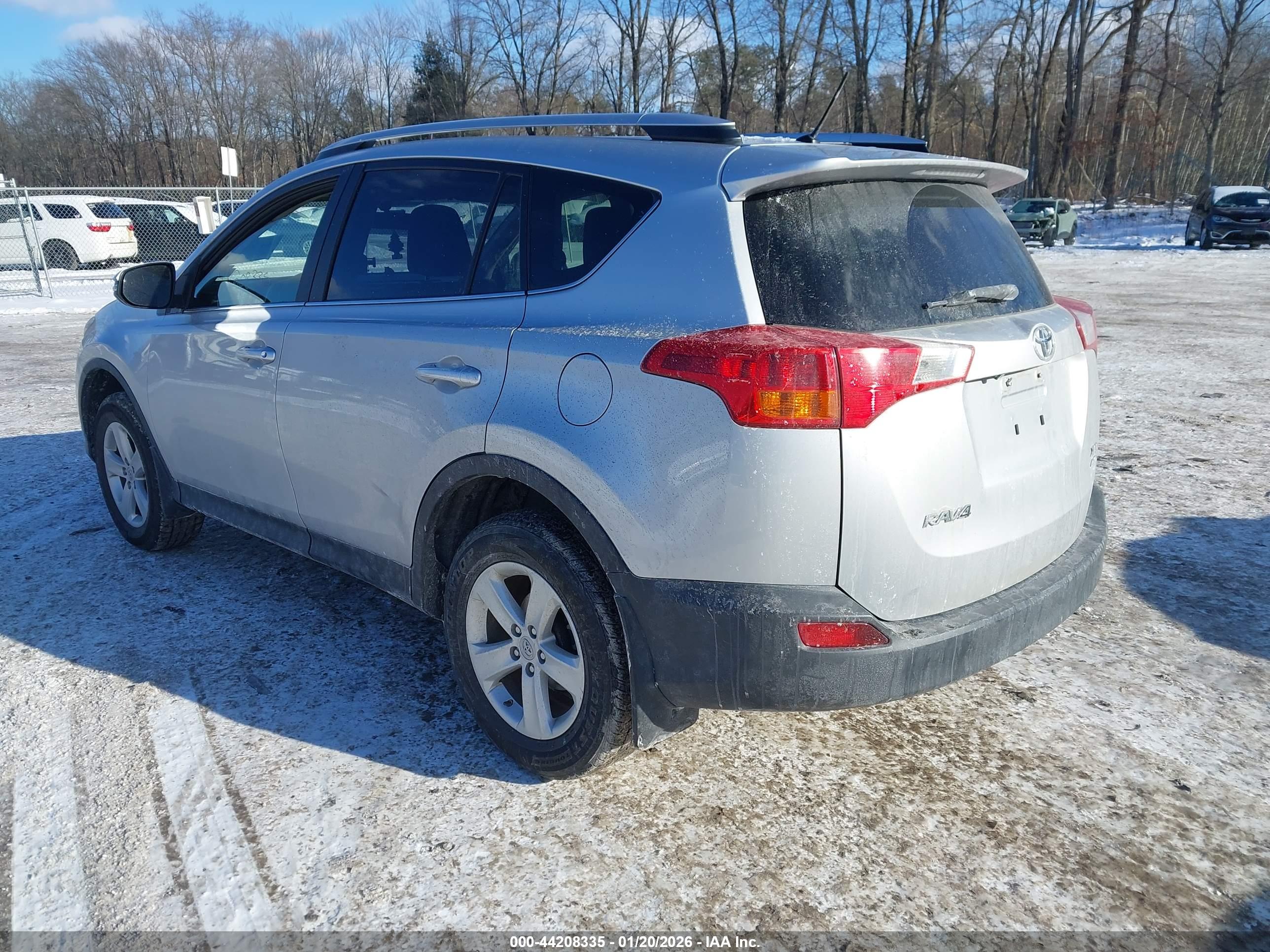 TOYOTA RAV4 image 3
