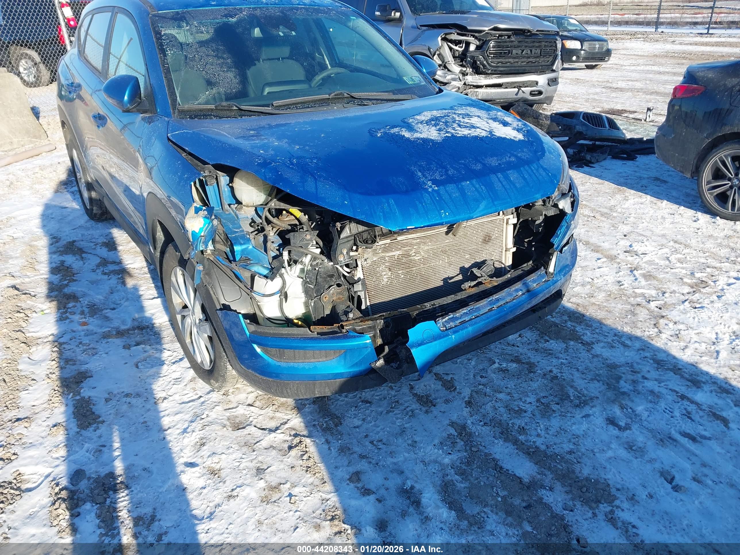 HYUNDAI TUCSON image 6
