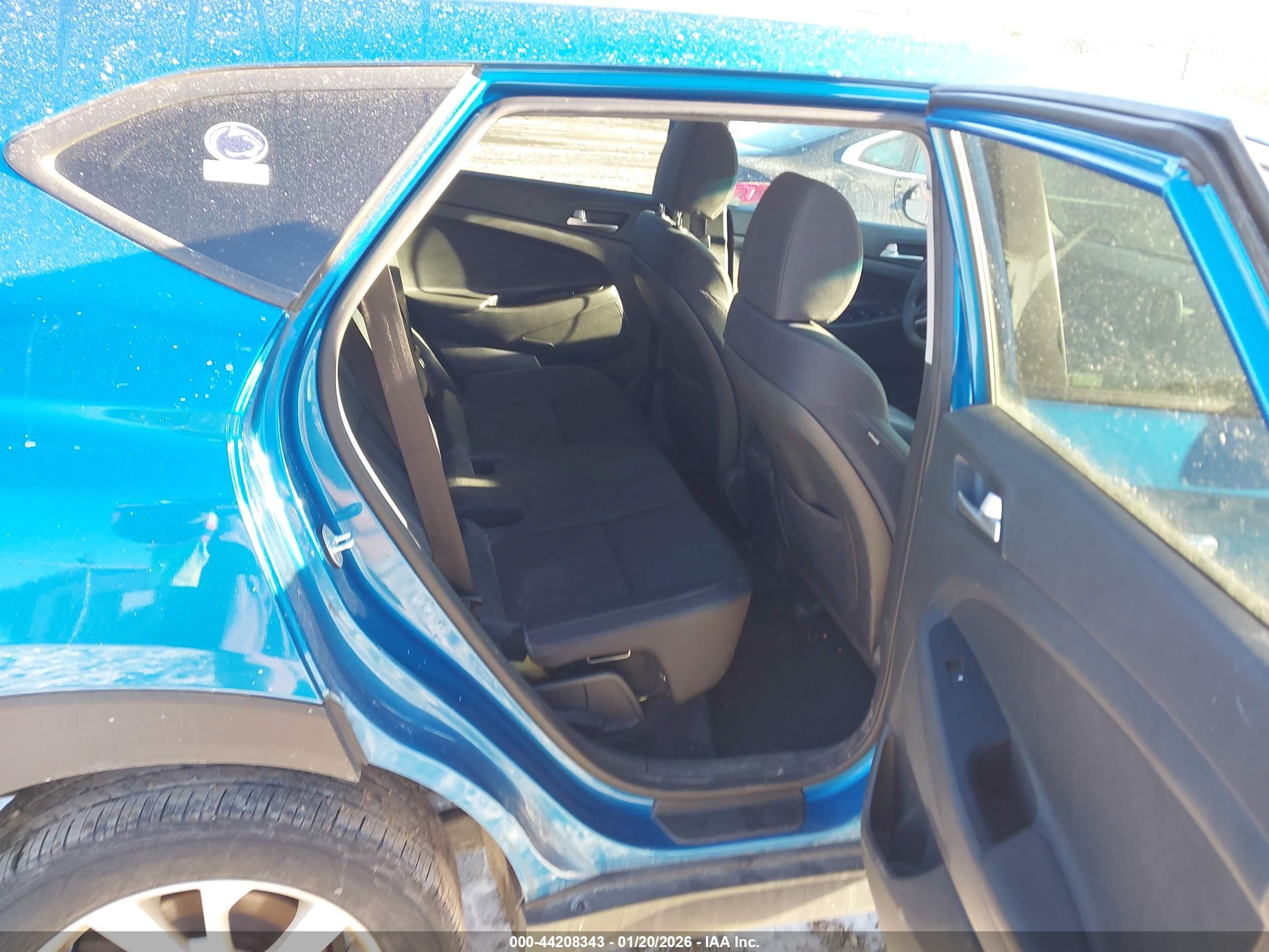 HYUNDAI TUCSON image 8
