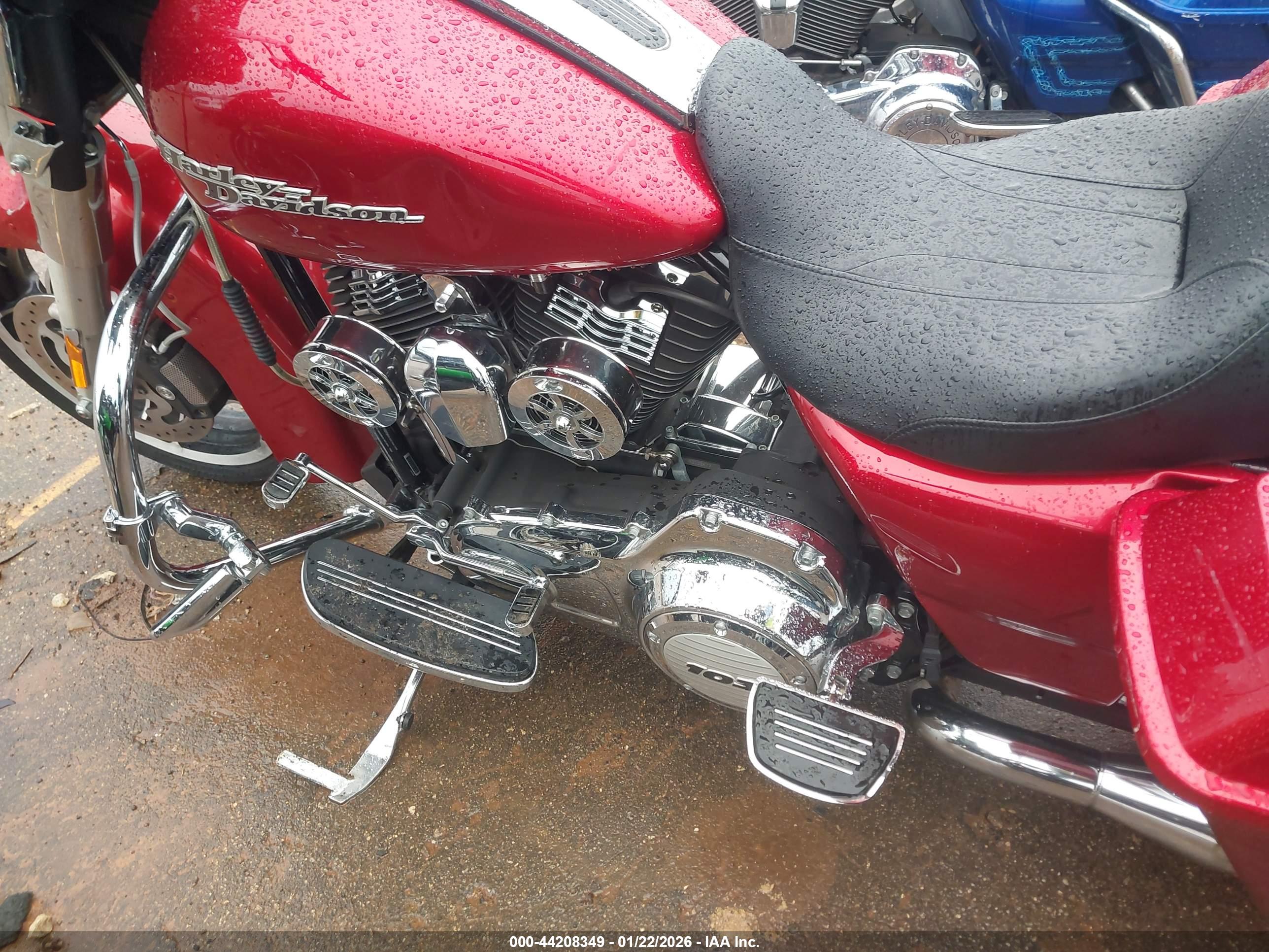 HARLEY-DAVIDSON FLHX image 9