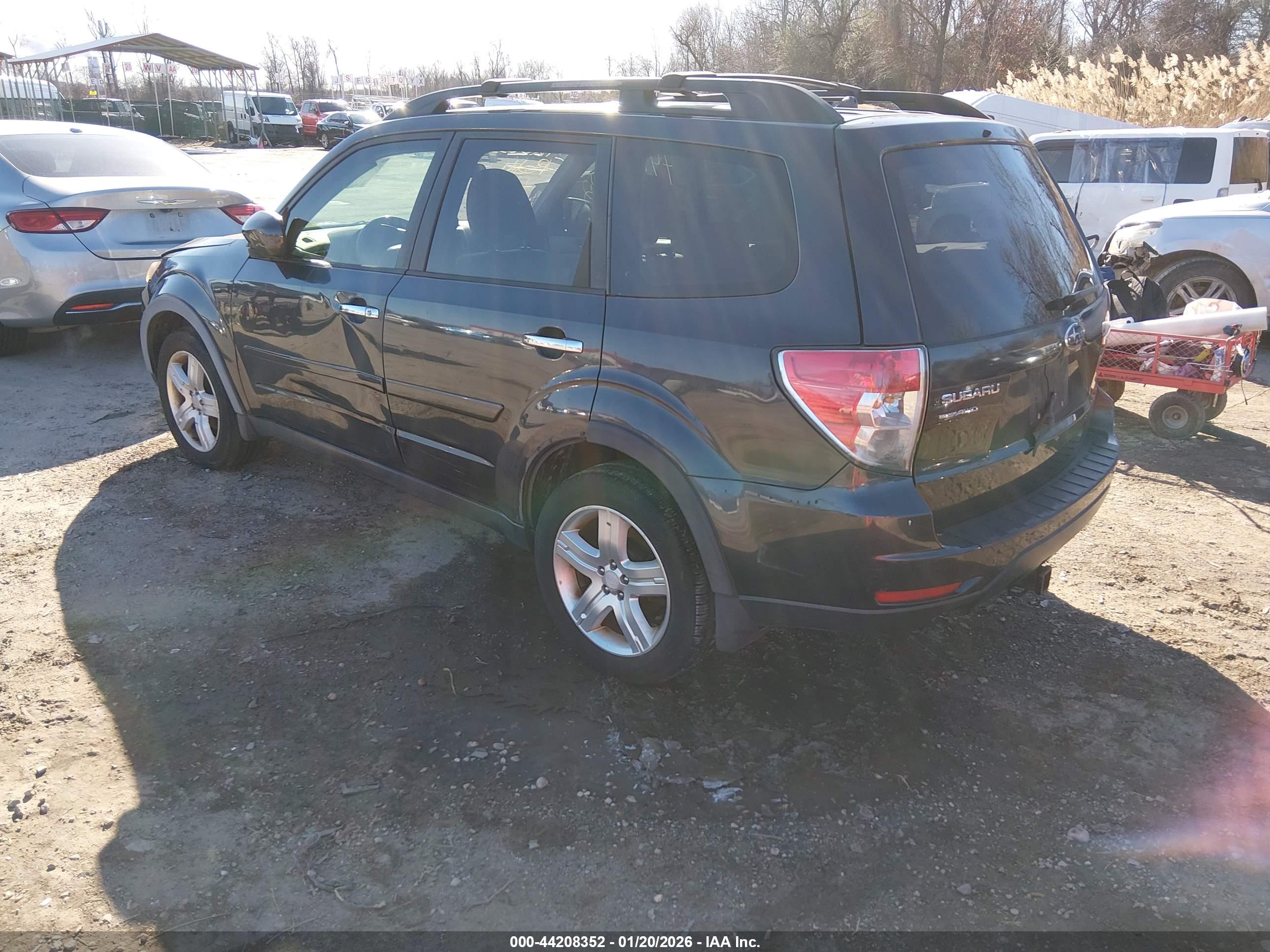 SUBARU FORESTER image 3