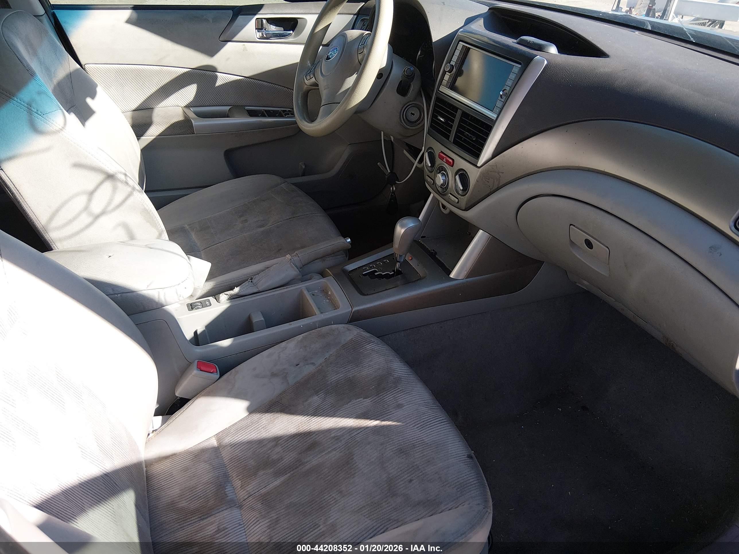 SUBARU FORESTER image 5