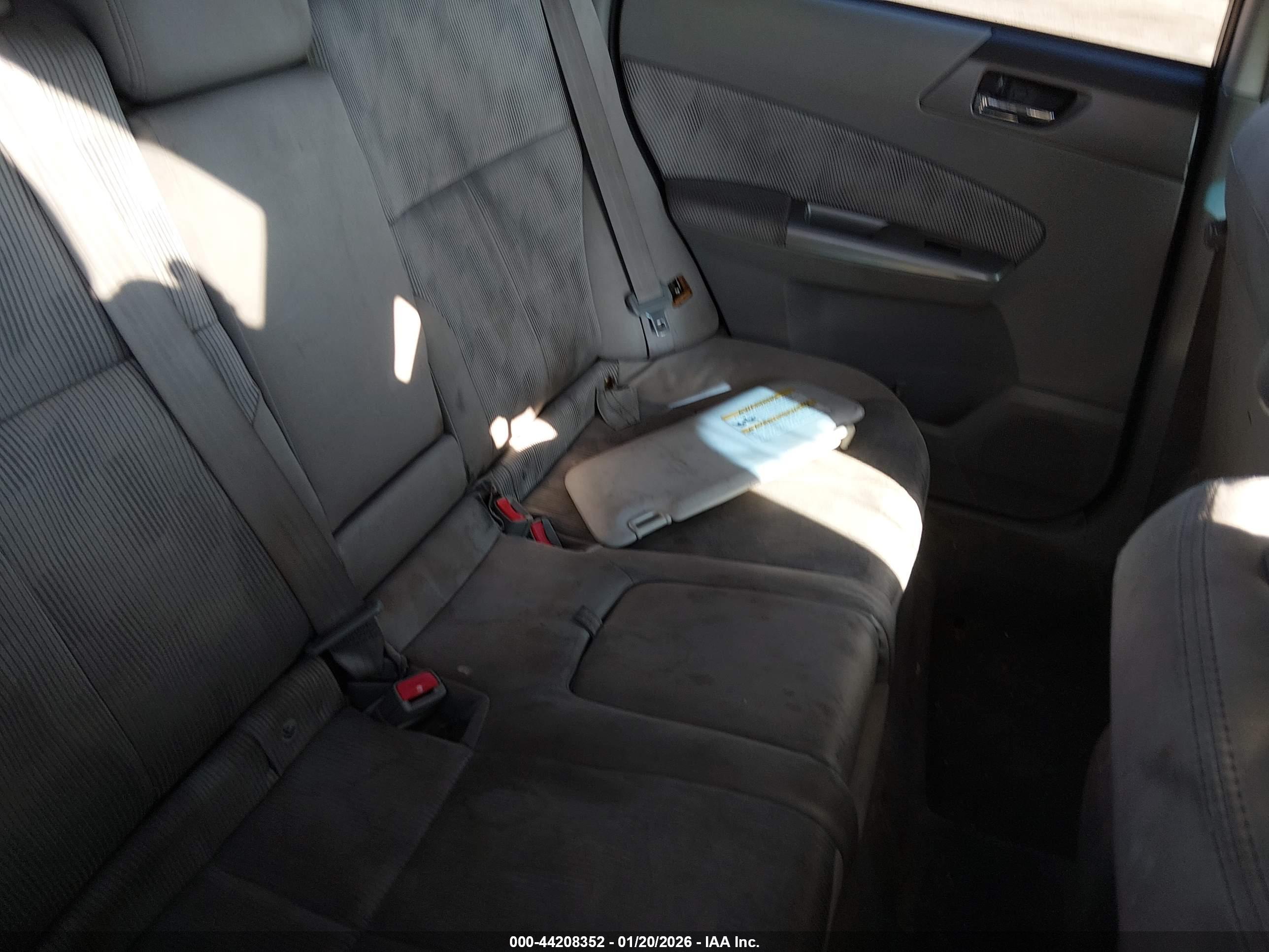 SUBARU FORESTER image 8