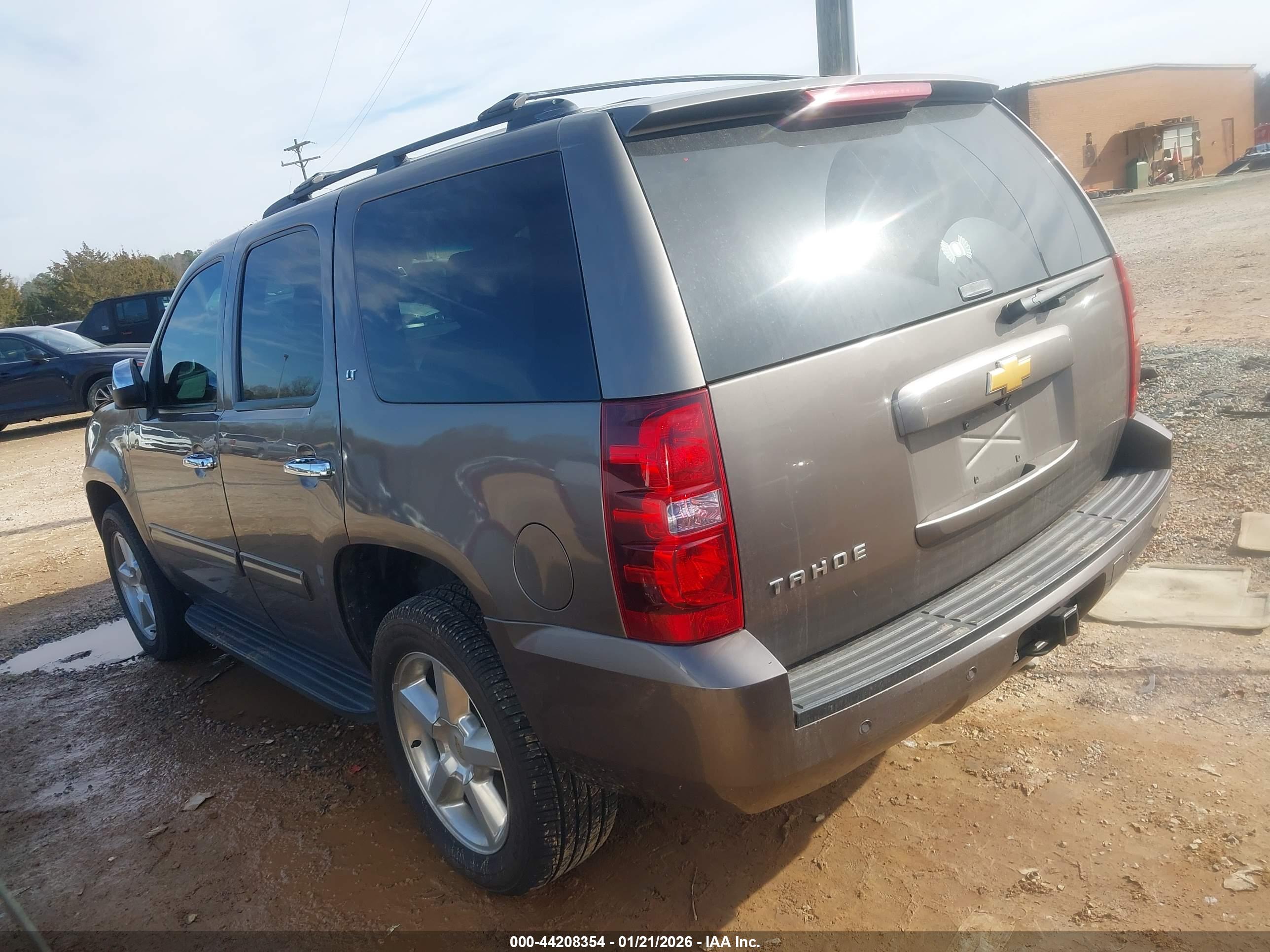 CHEVROLET TAHOE image 3