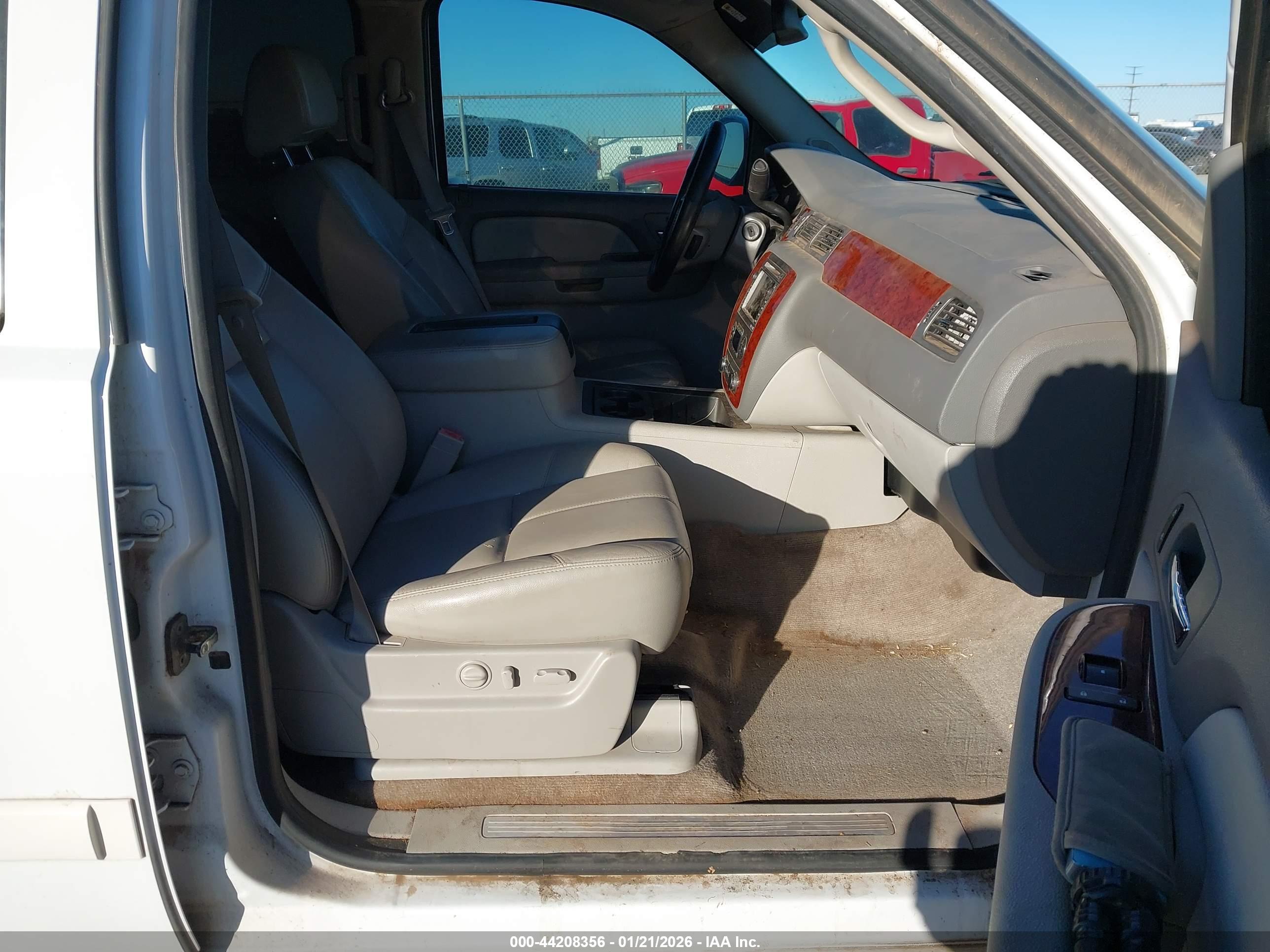 CHEVROLET AVALANCHE image 5
