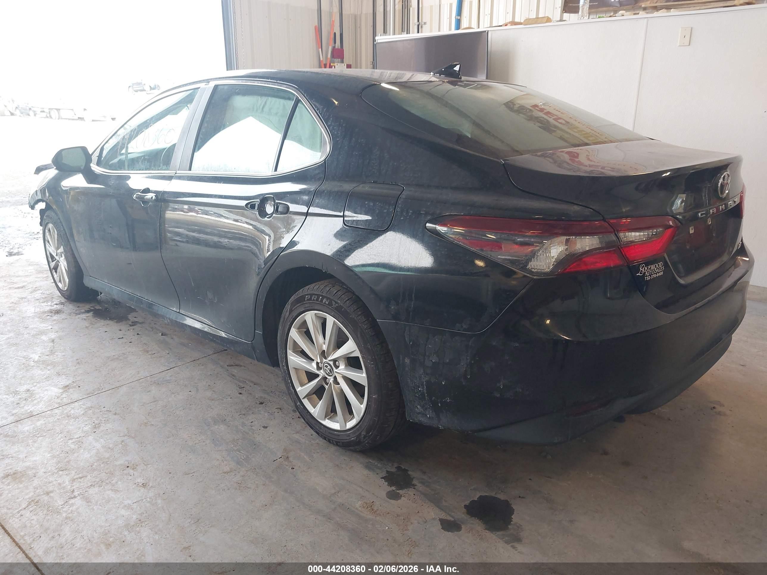 TOYOTA CAMRY image 3