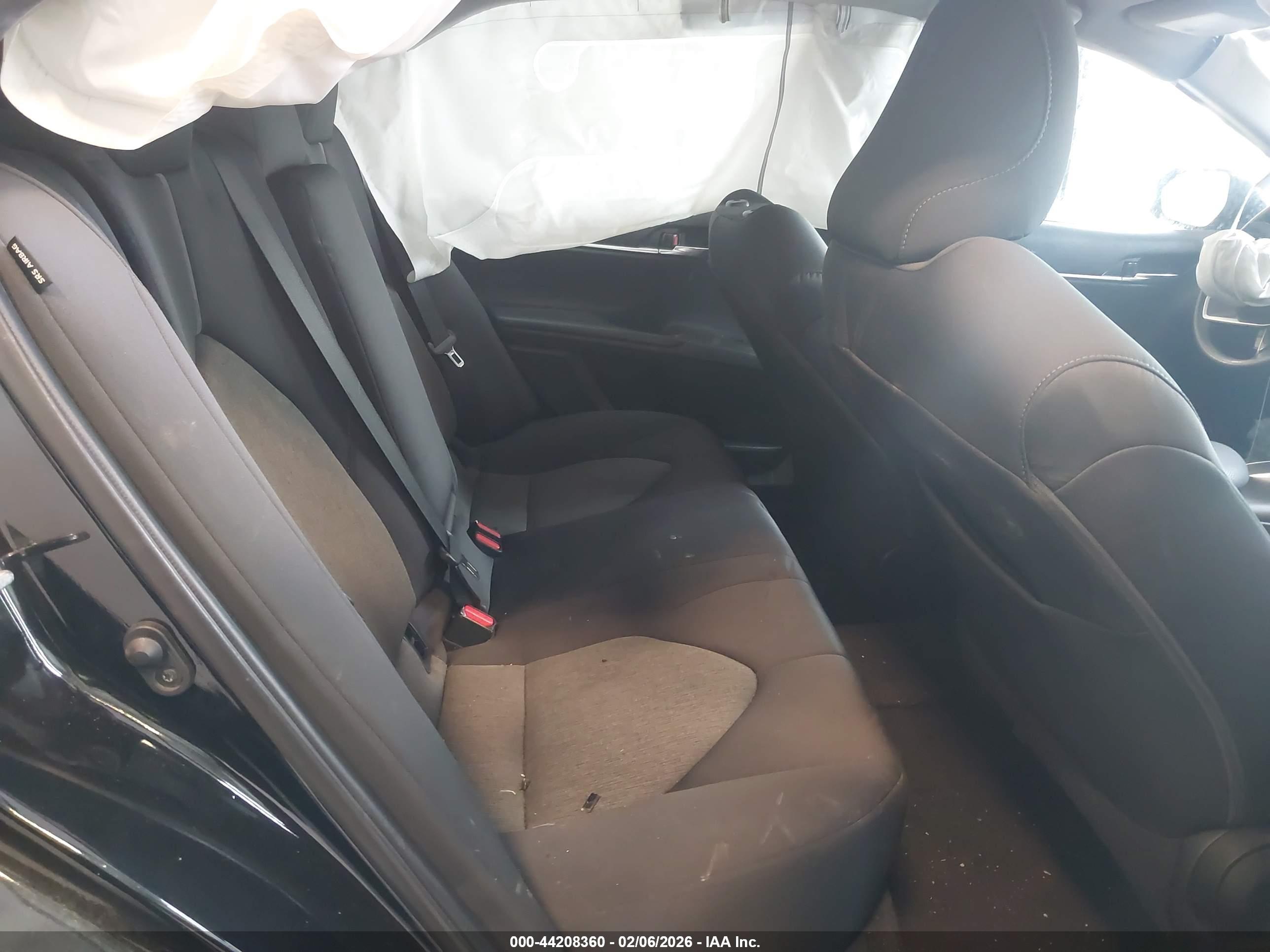 TOYOTA CAMRY image 8