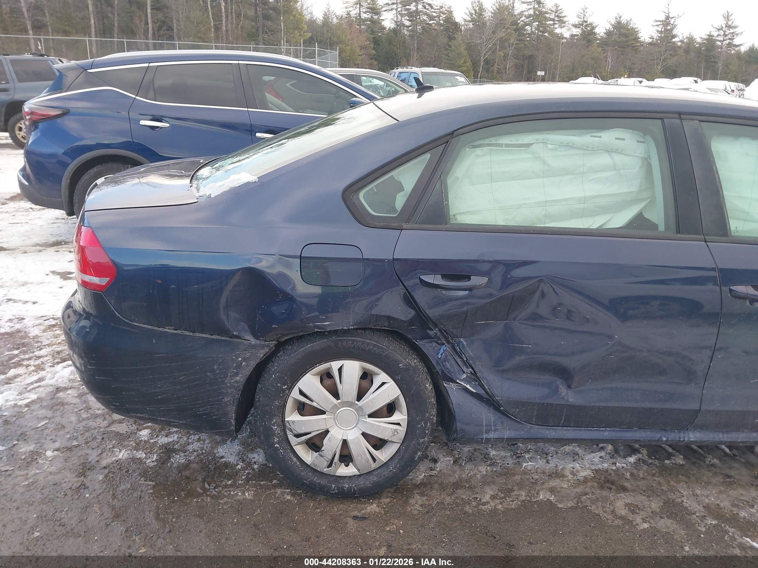 VOLKSWAGEN PASSAT image 6