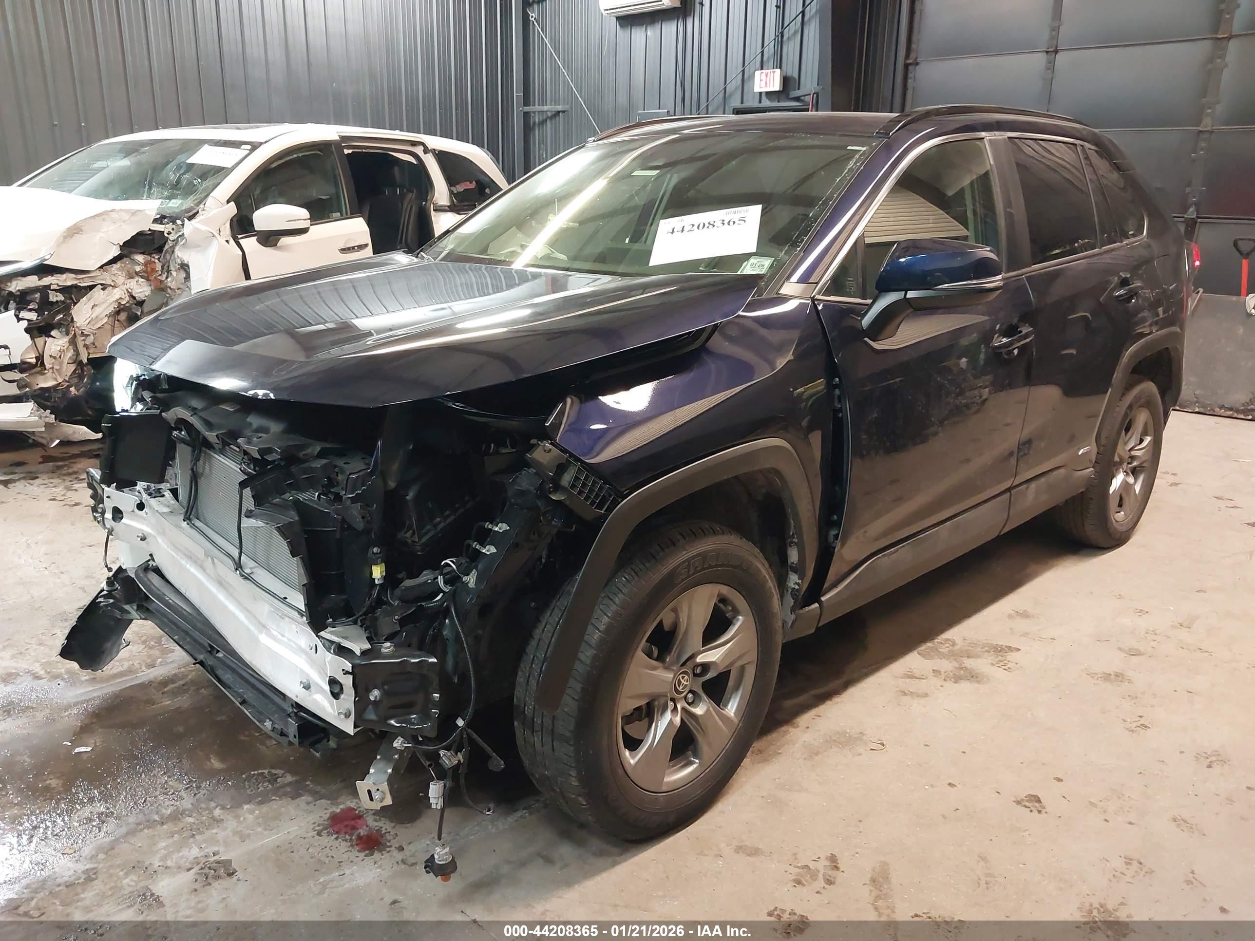 TOYOTA RAV4 image 2