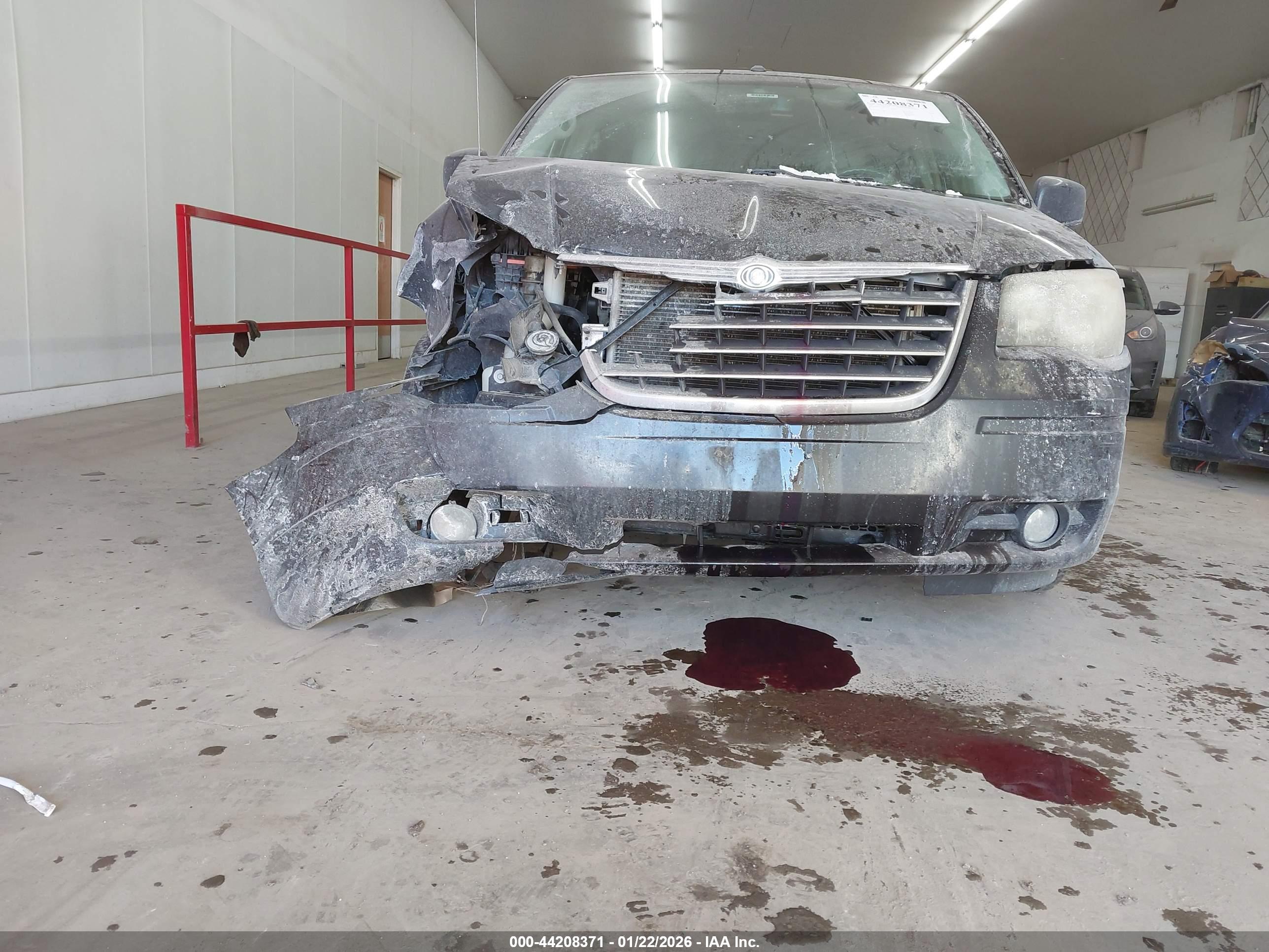 CHRYSLER TOWN image 6