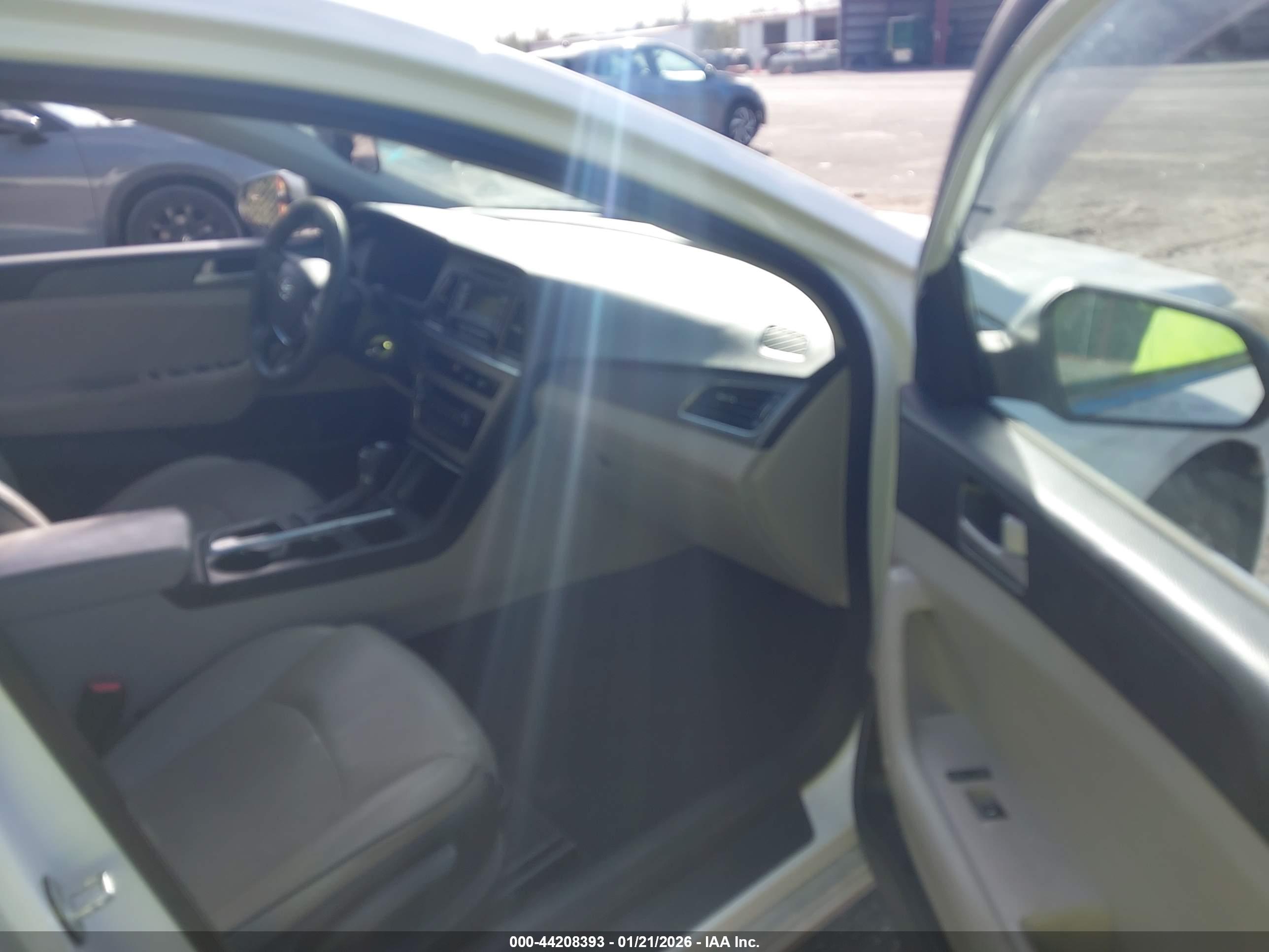 HYUNDAI SONATA image 5