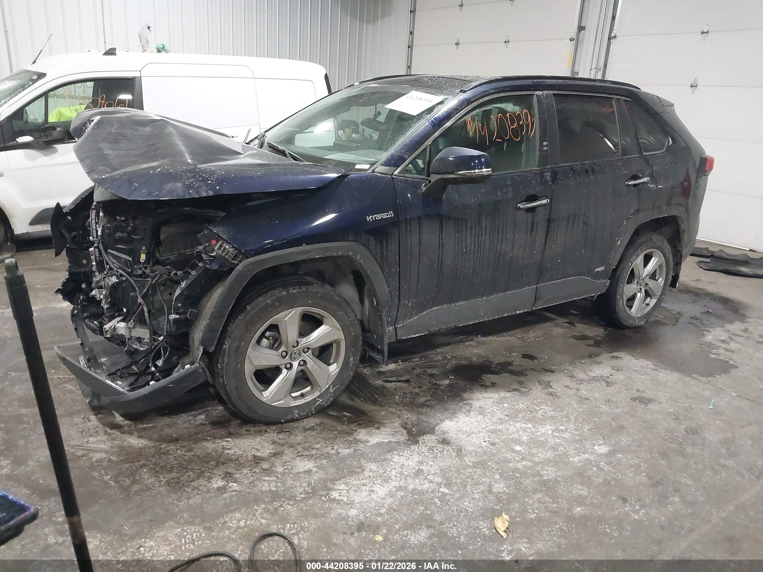 TOYOTA RAV4 image 2
