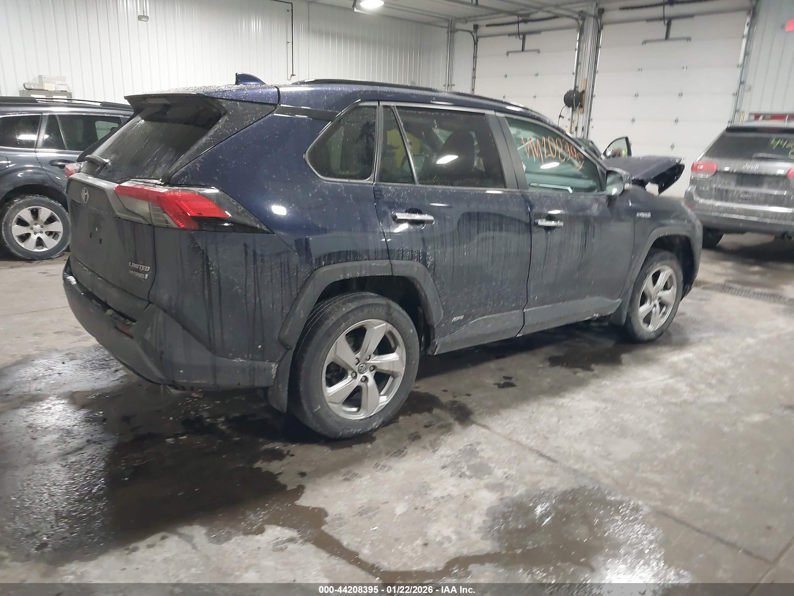 TOYOTA RAV4 image 4