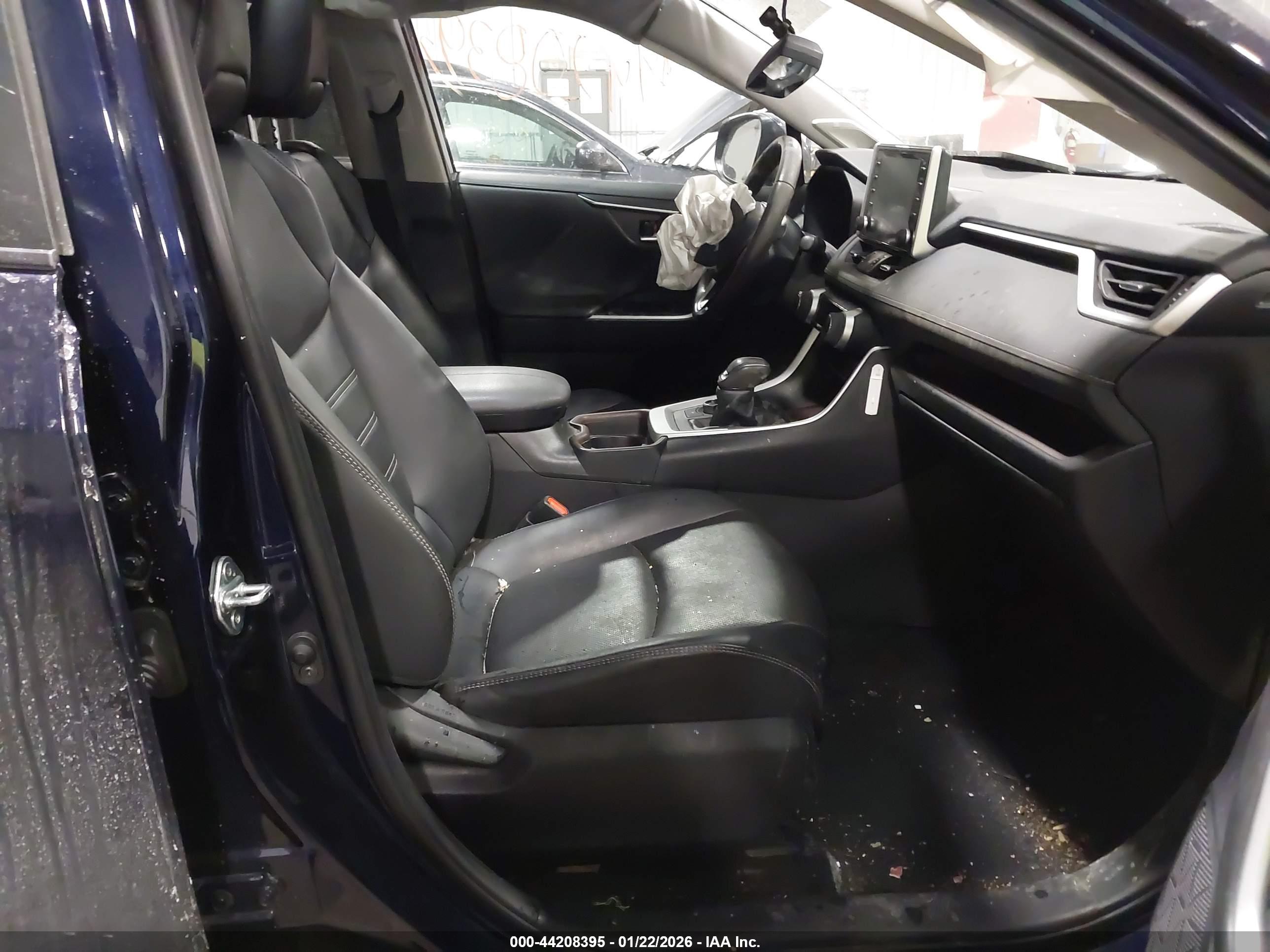 TOYOTA RAV4 image 5
