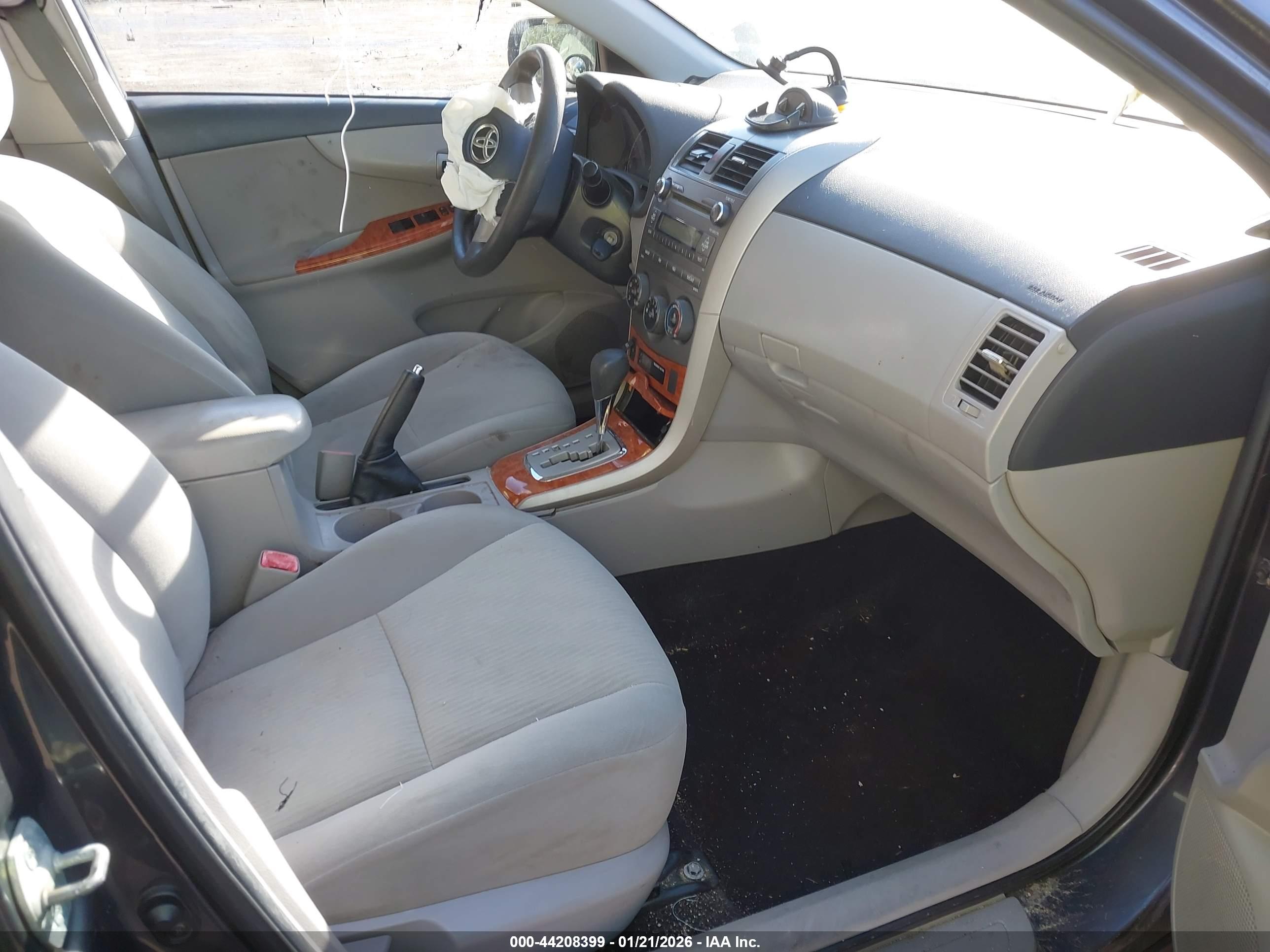 TOYOTA COROLLA image 5