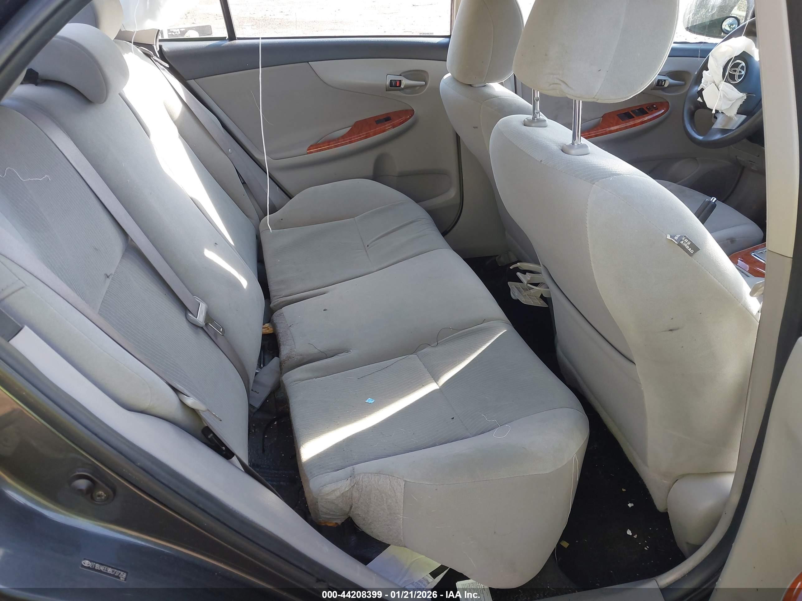 TOYOTA COROLLA image 8