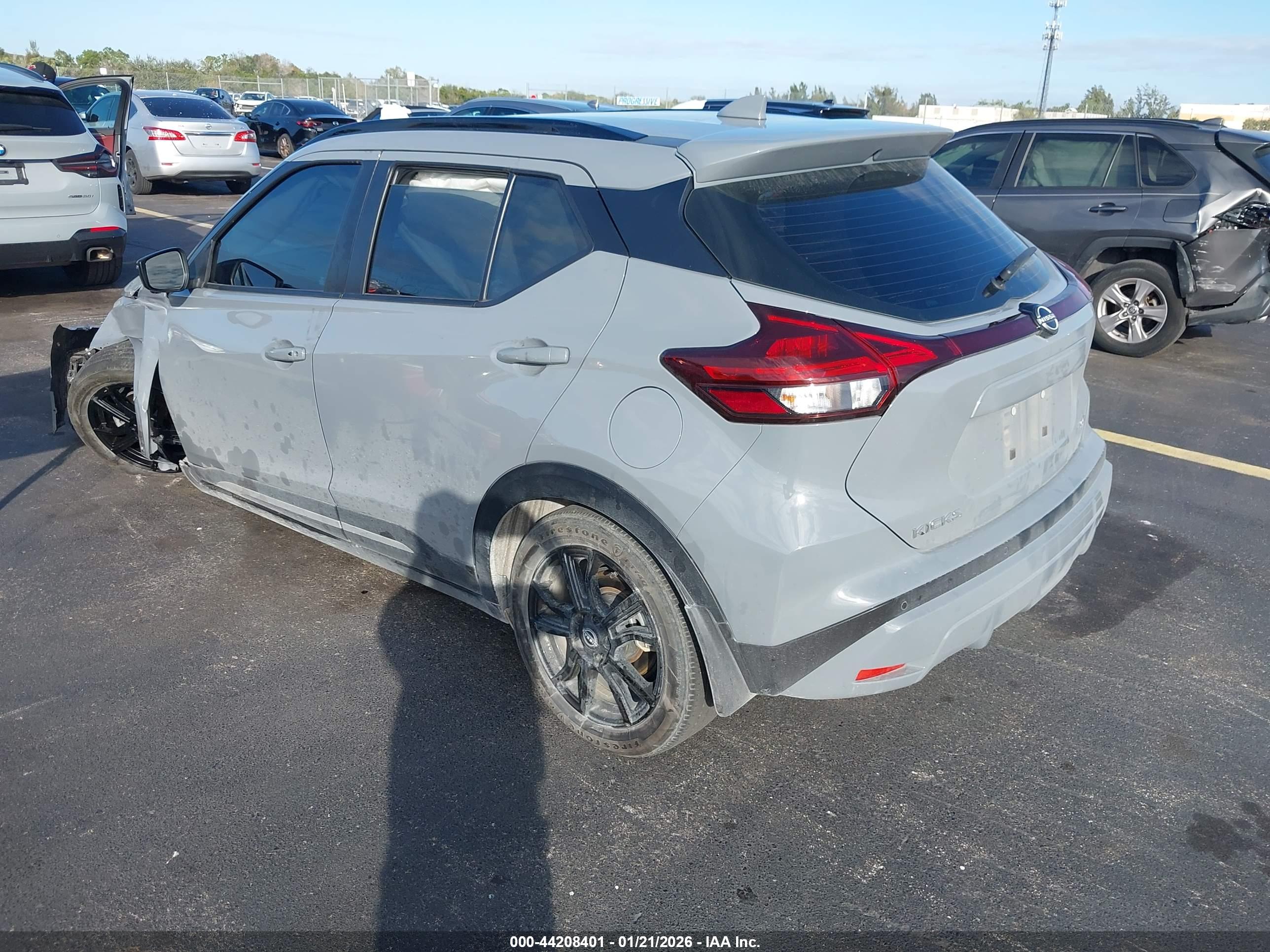 NISSAN KICKS image 3