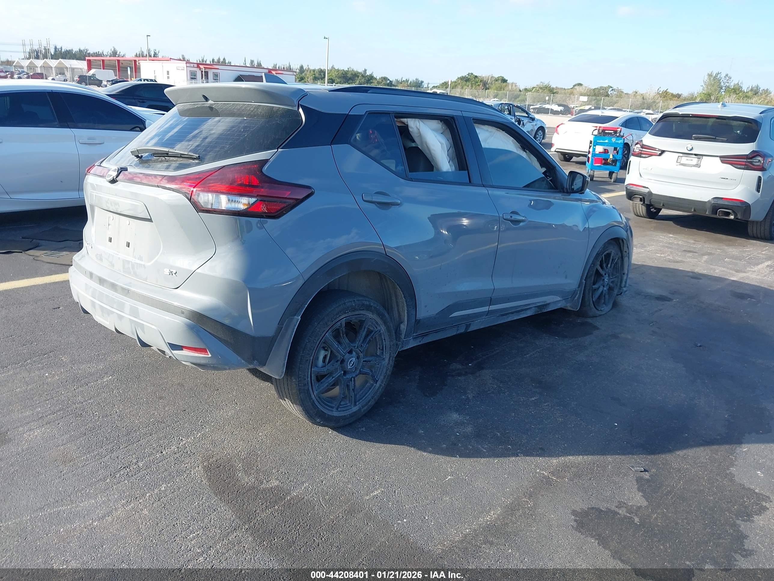 NISSAN KICKS image 4