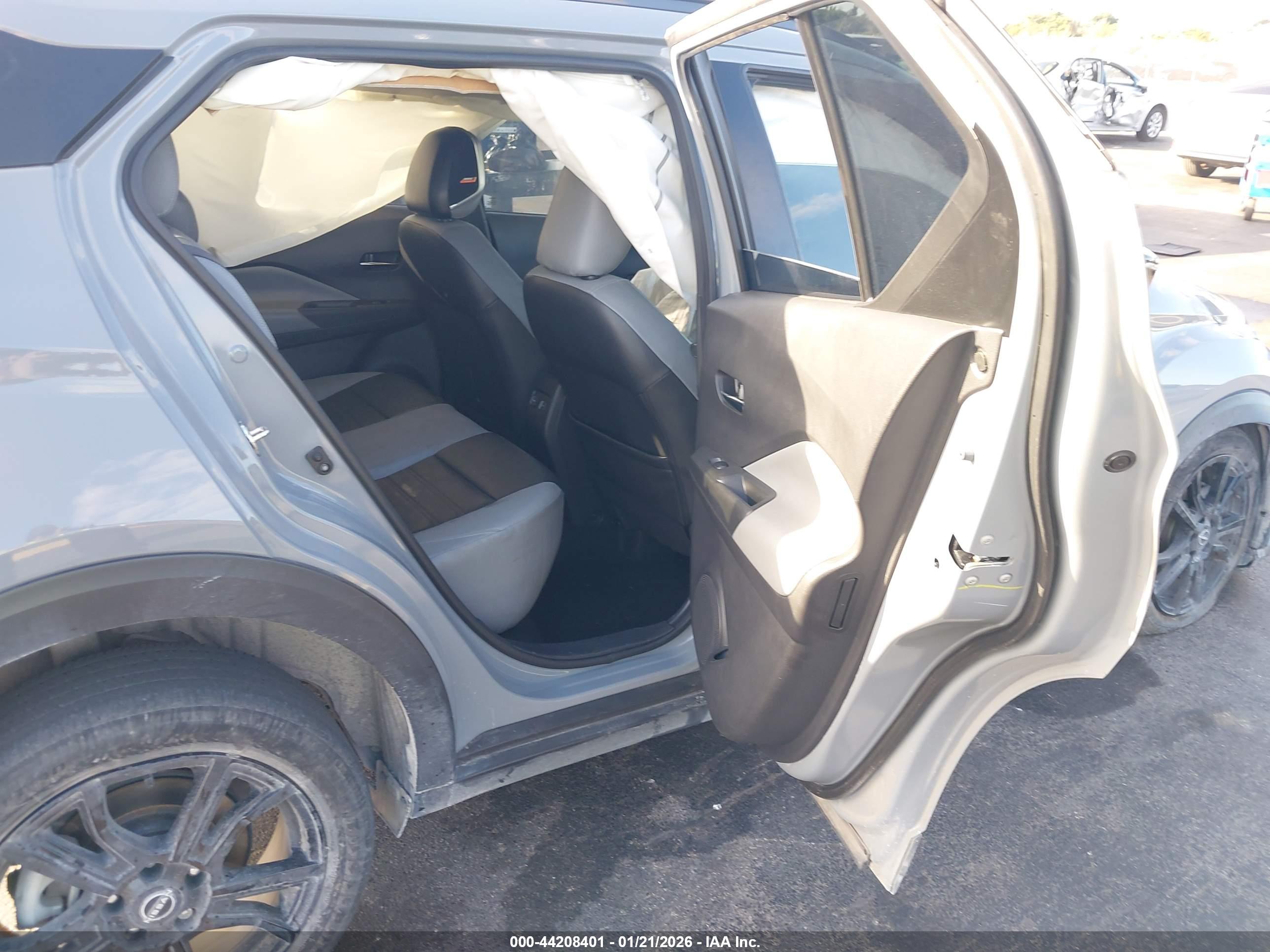NISSAN KICKS image 8