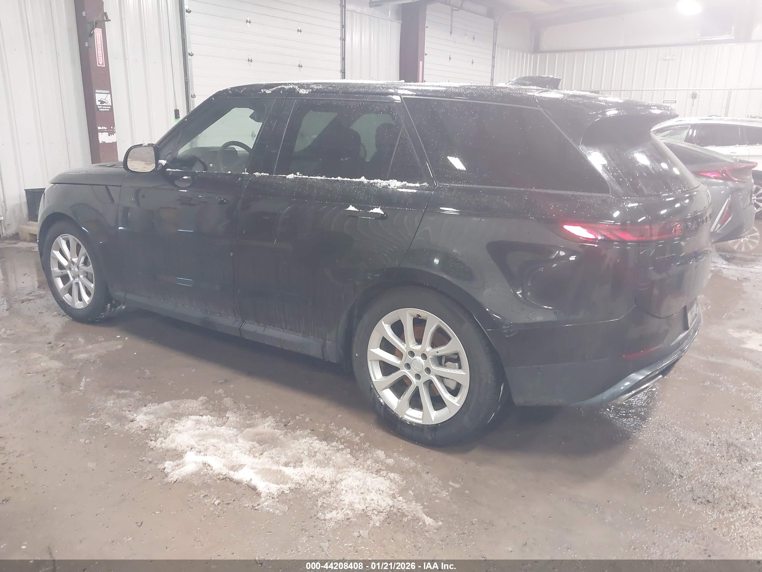 LAND ROVER image 3