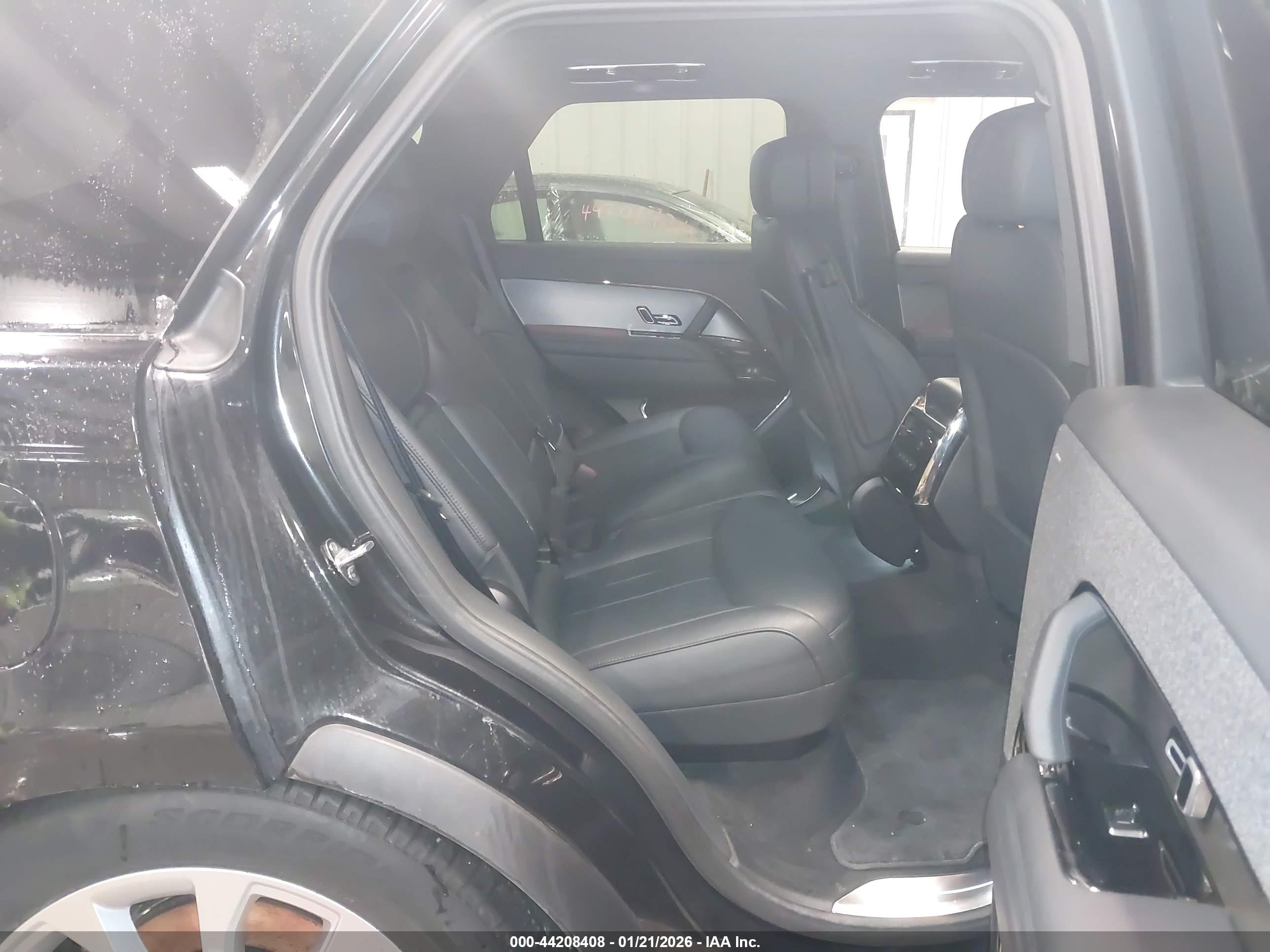 LAND ROVER image 8