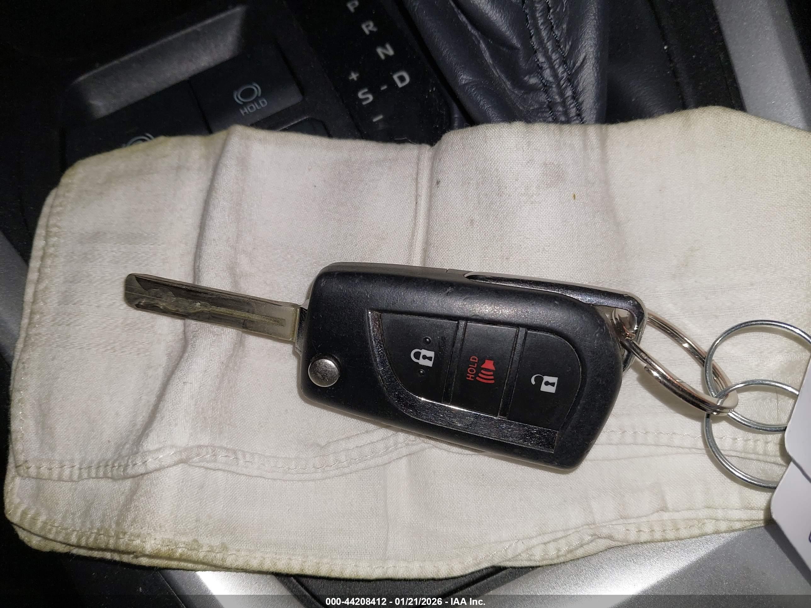 TOYOTA RAV4 image 11