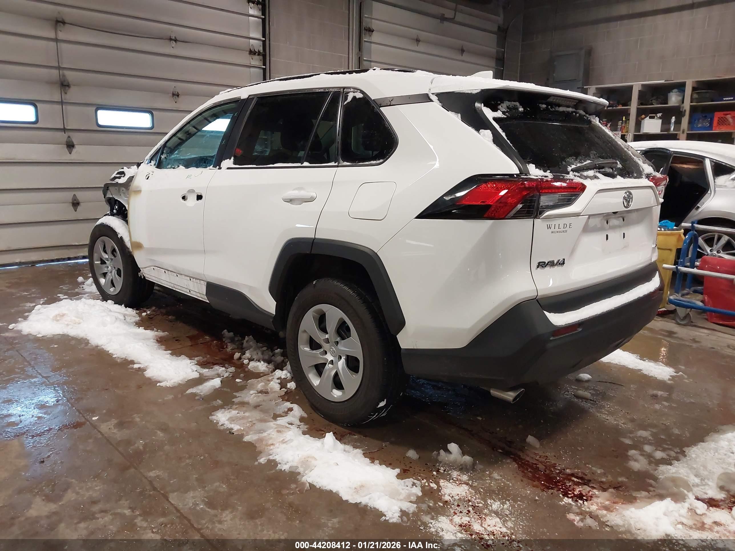 TOYOTA RAV4 image 3