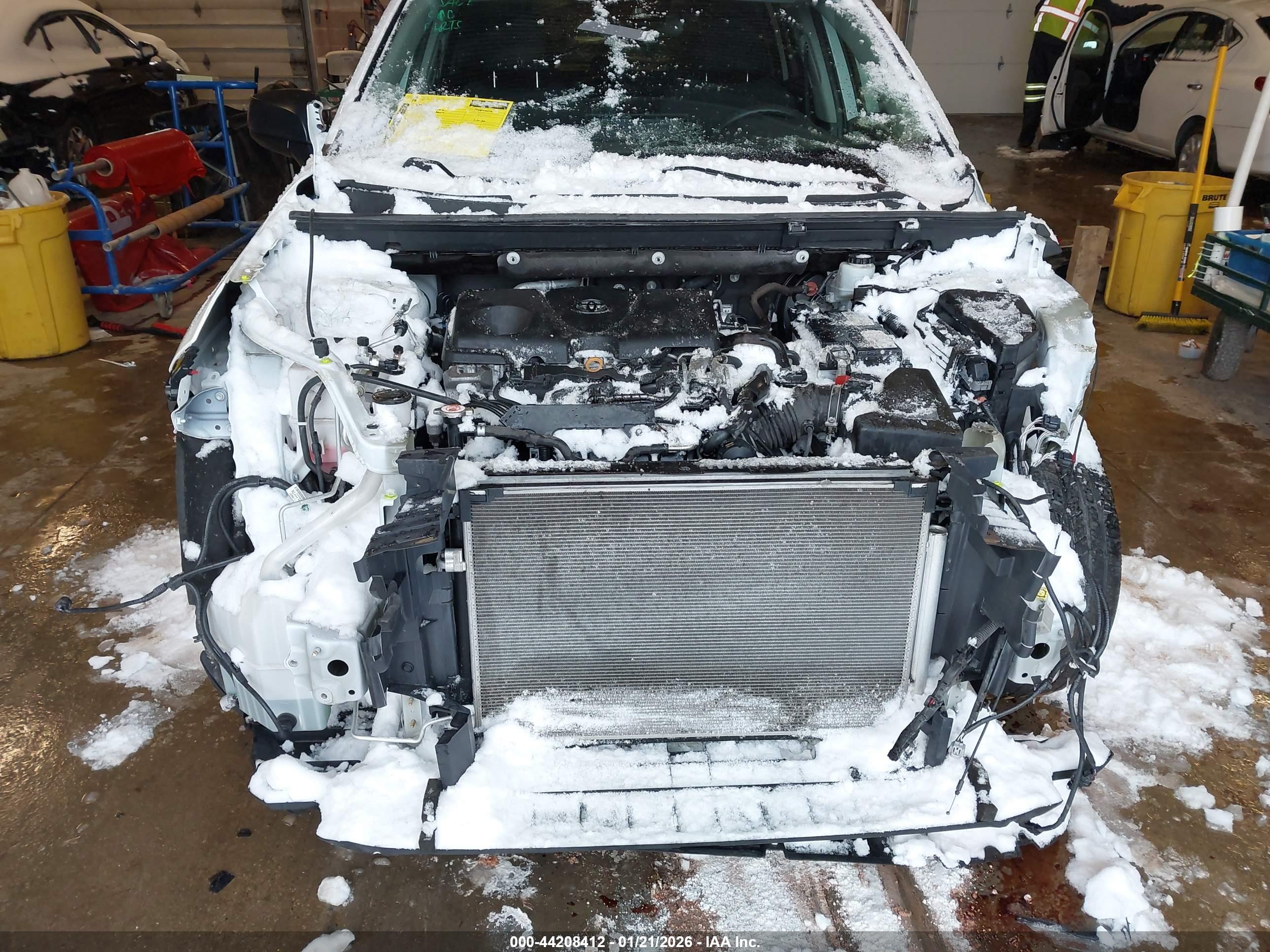 TOYOTA RAV4 image 6