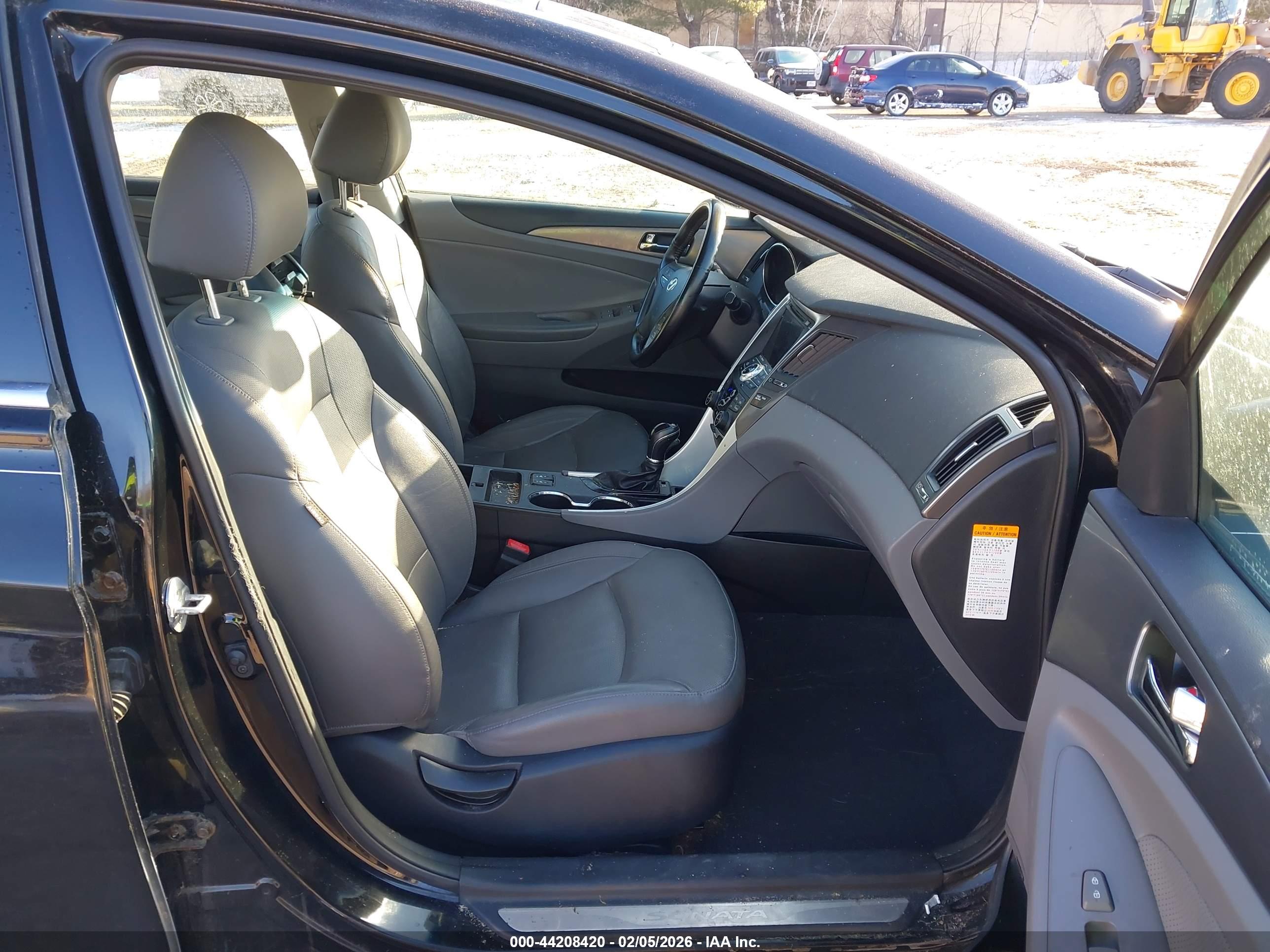 HYUNDAI SONATA image 5