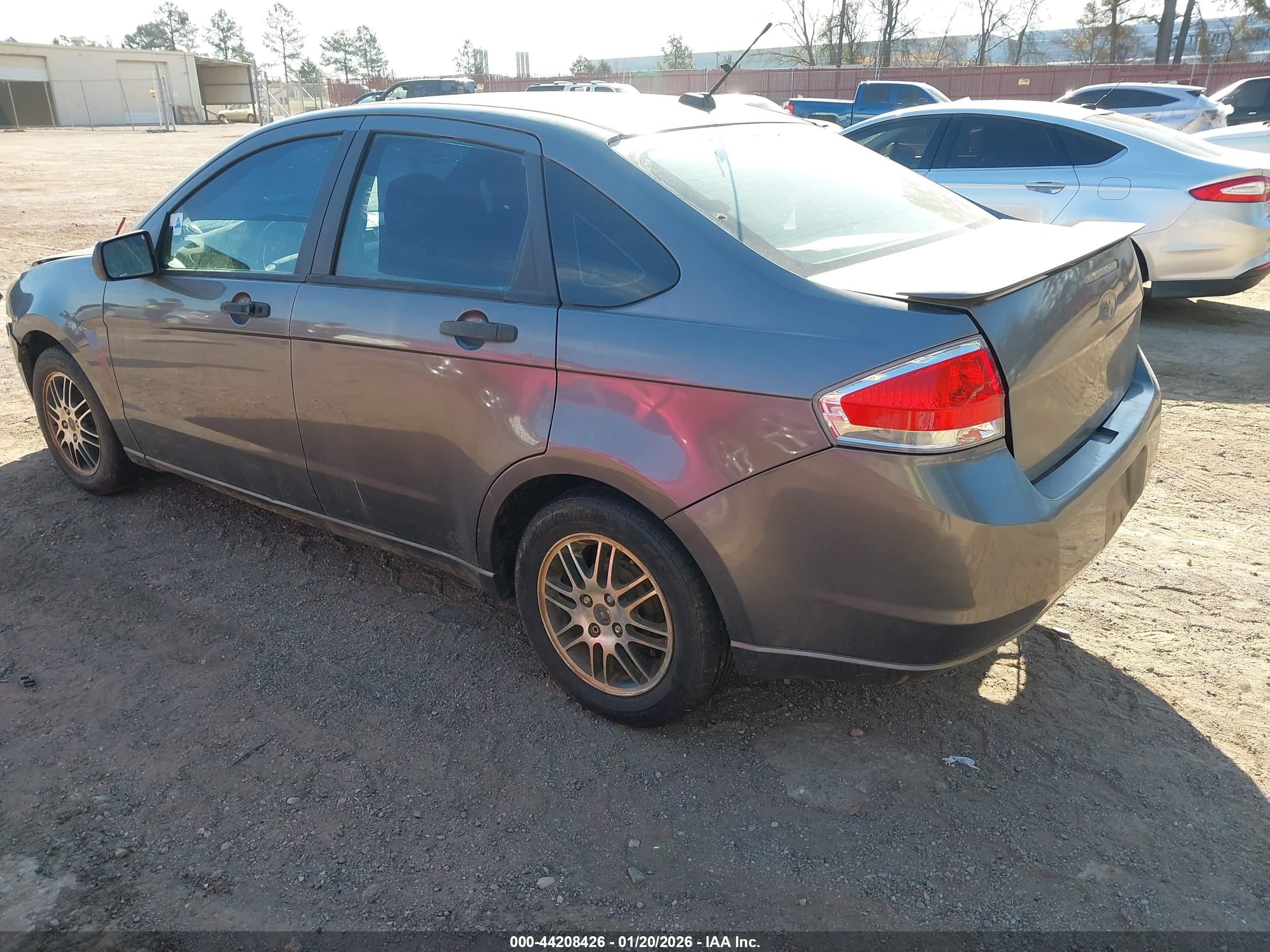 FORD FOCUS image 3