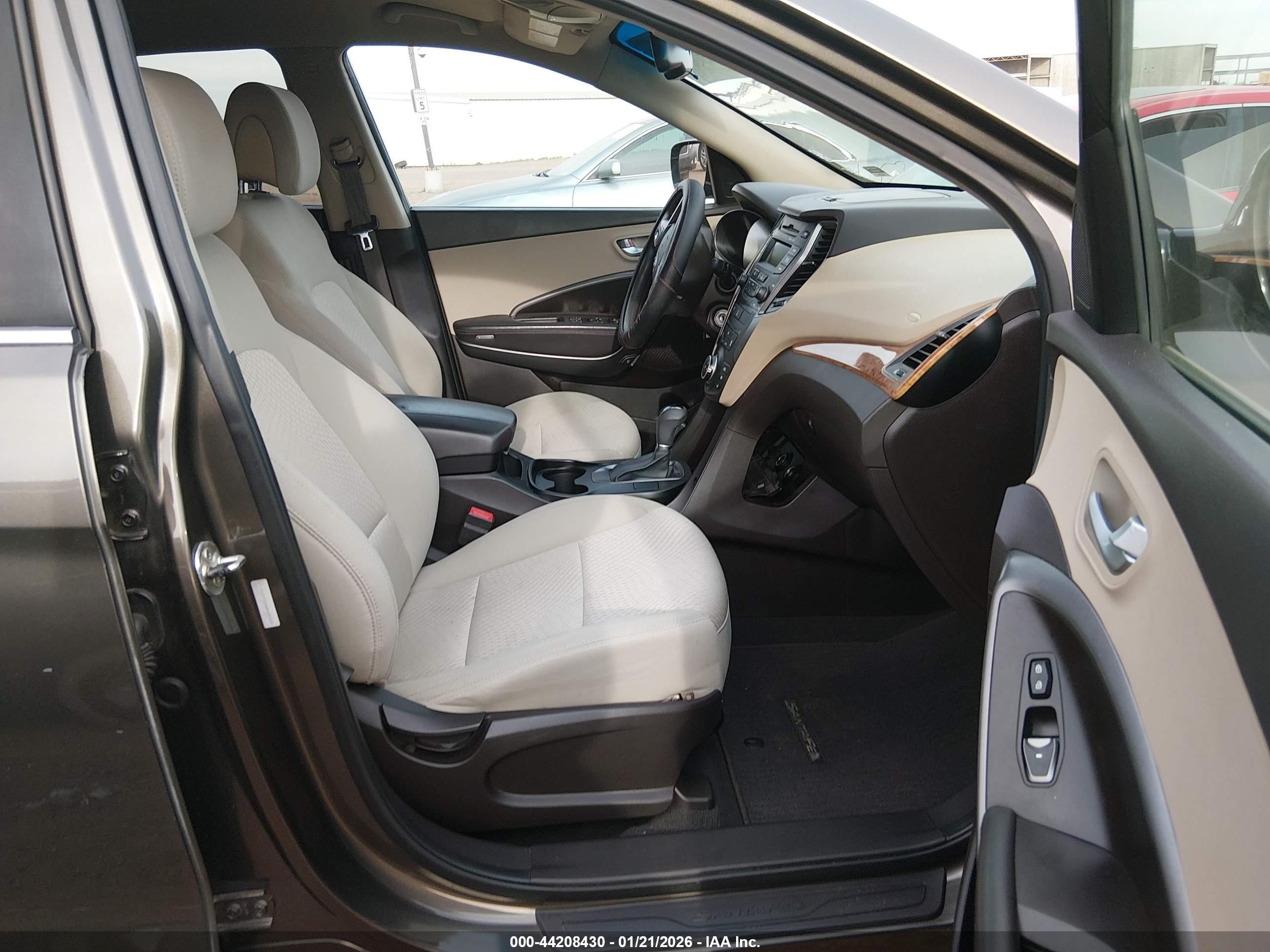 HYUNDAI SANTA image 5