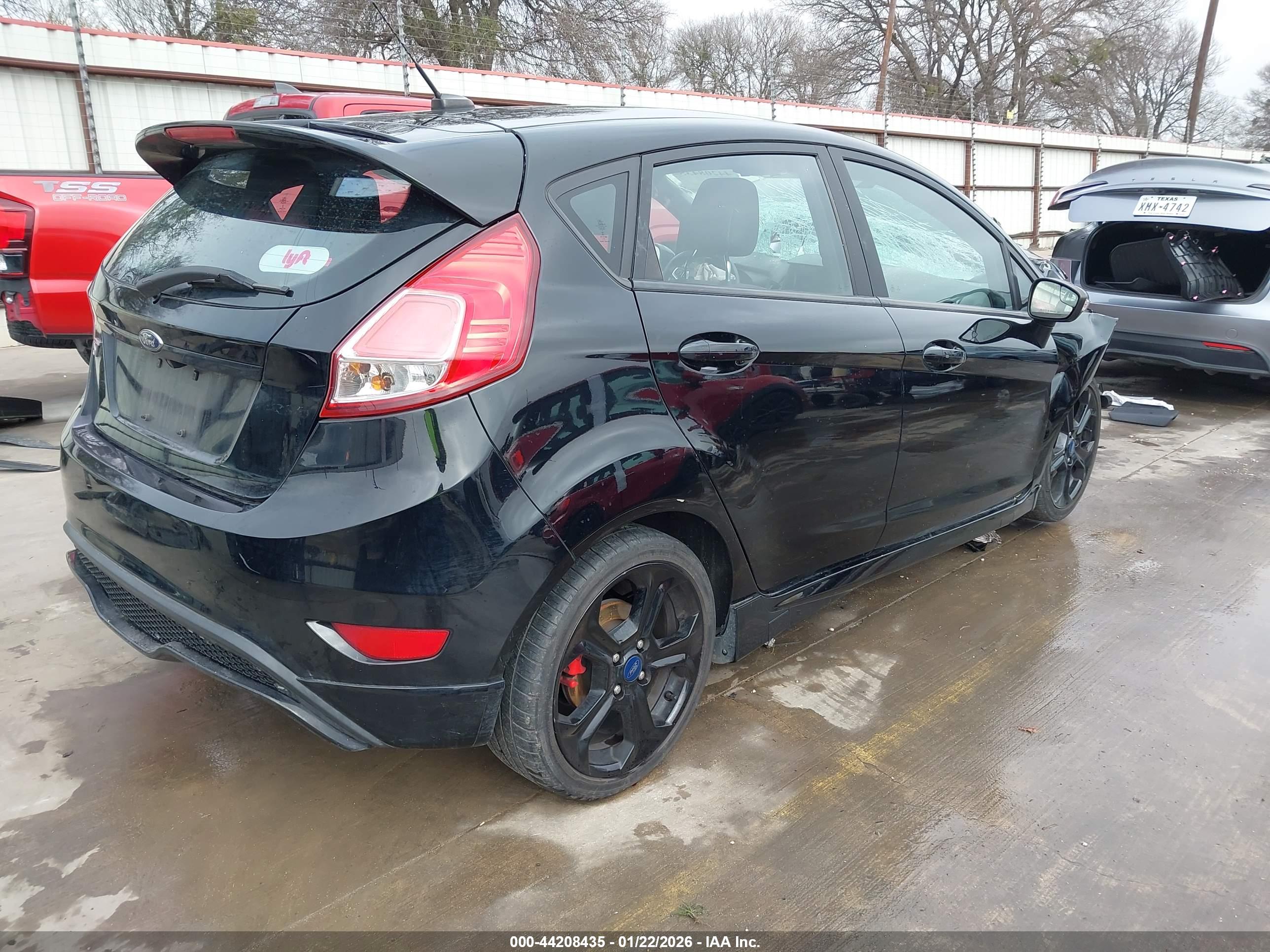 FORD FIESTA image 4