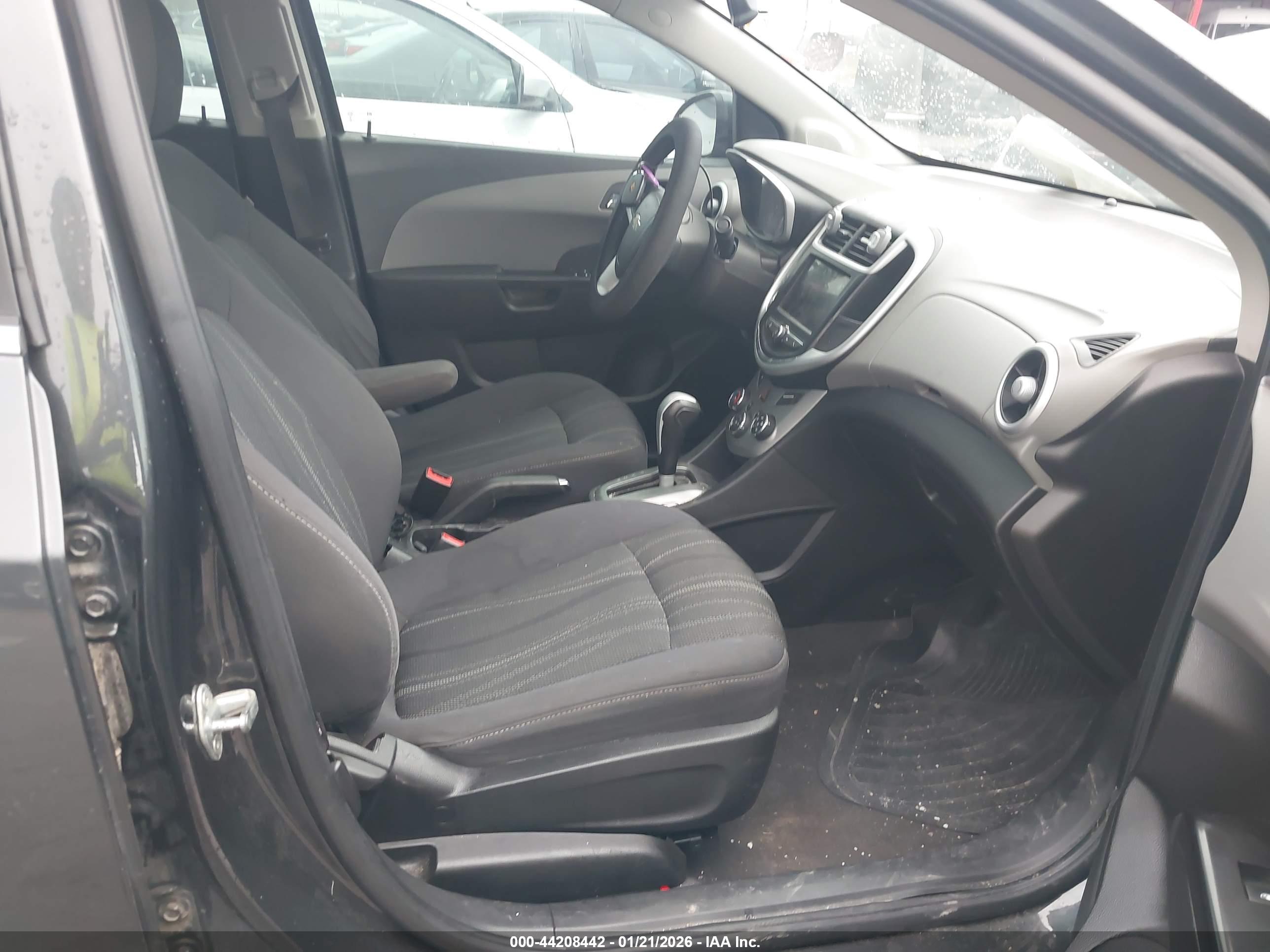 CHEVROLET SONIC image 5
