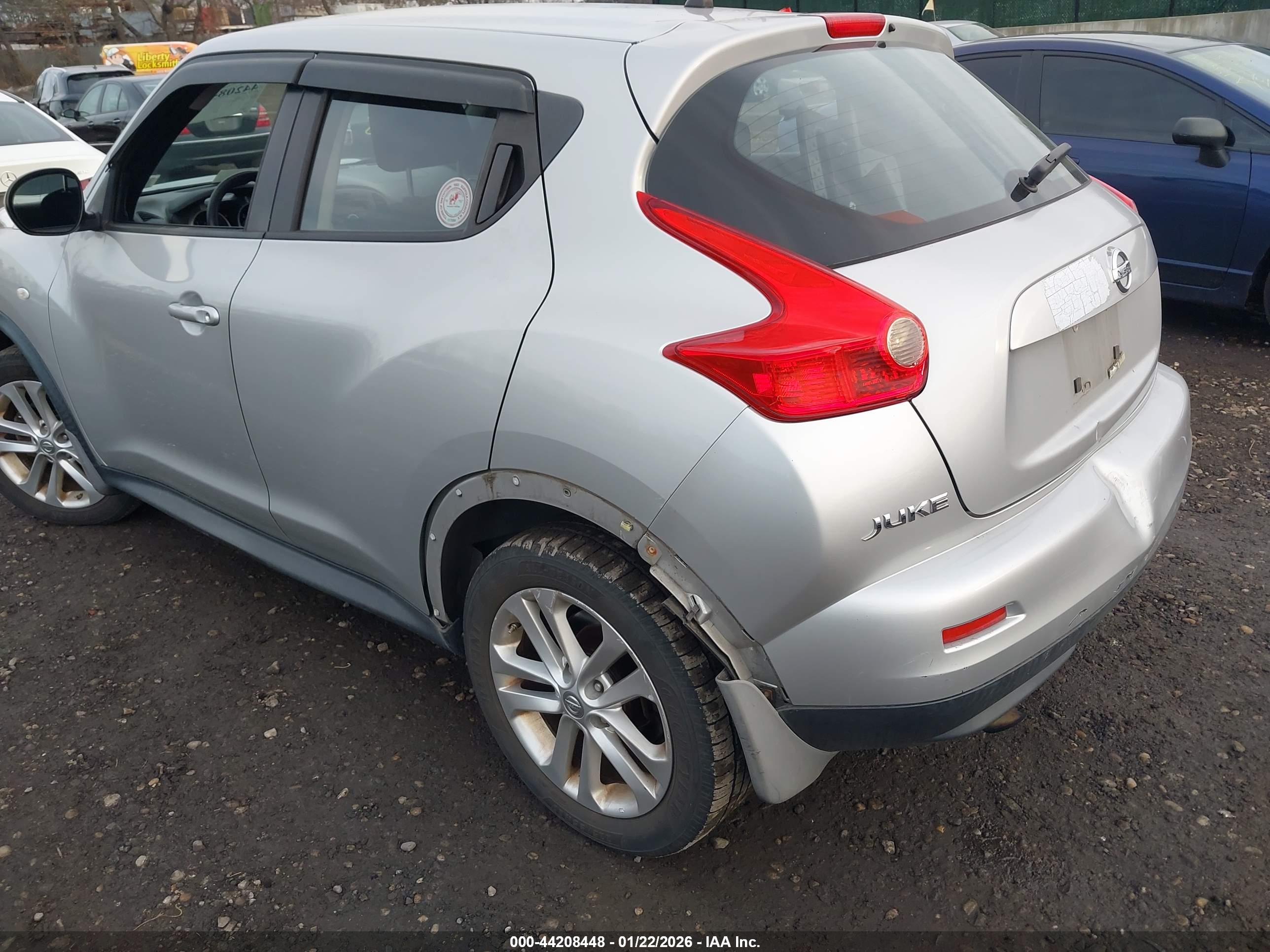 NISSAN JUKE image 6
