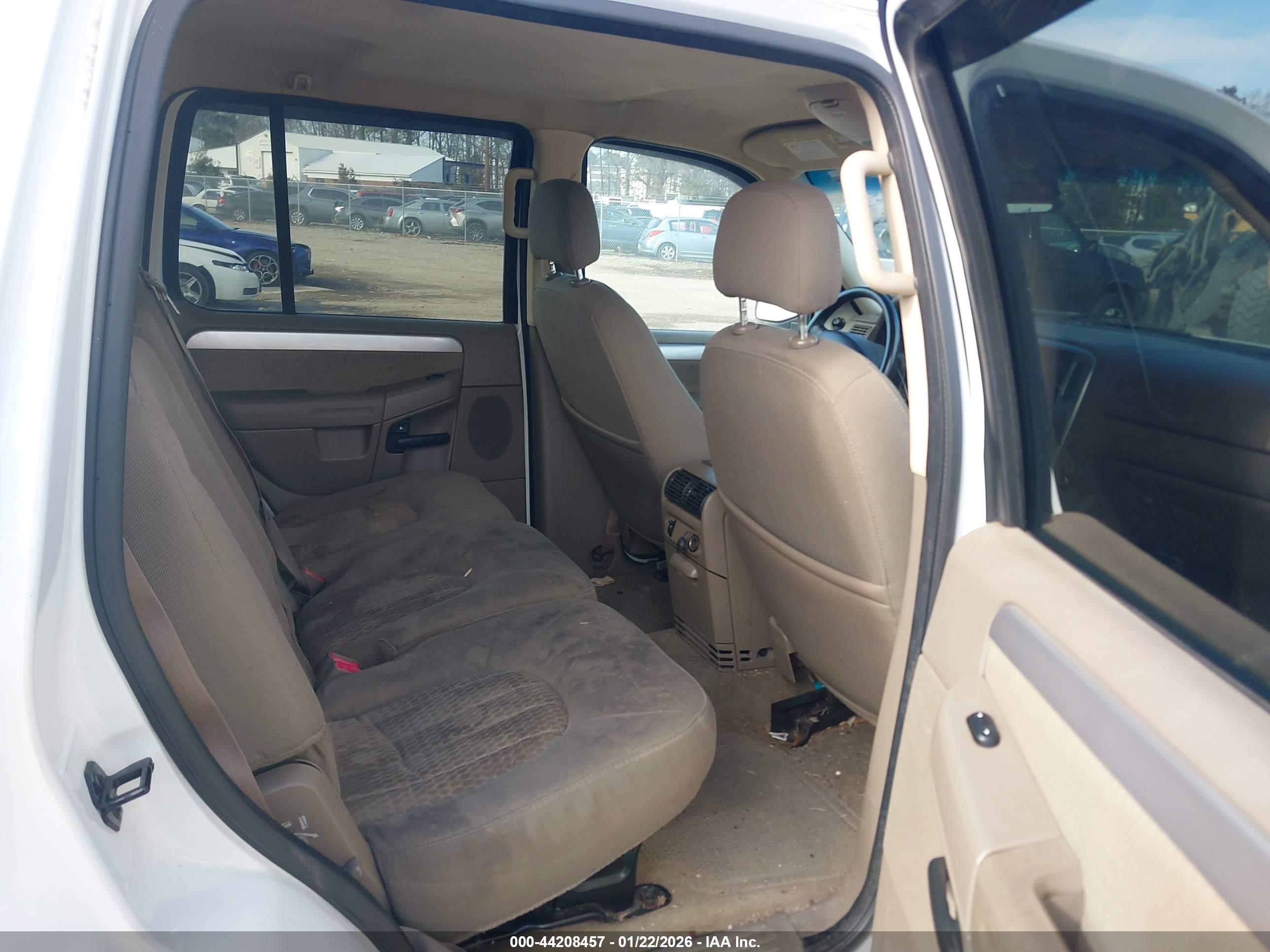 MERCURY MOUNTAINEER image 8