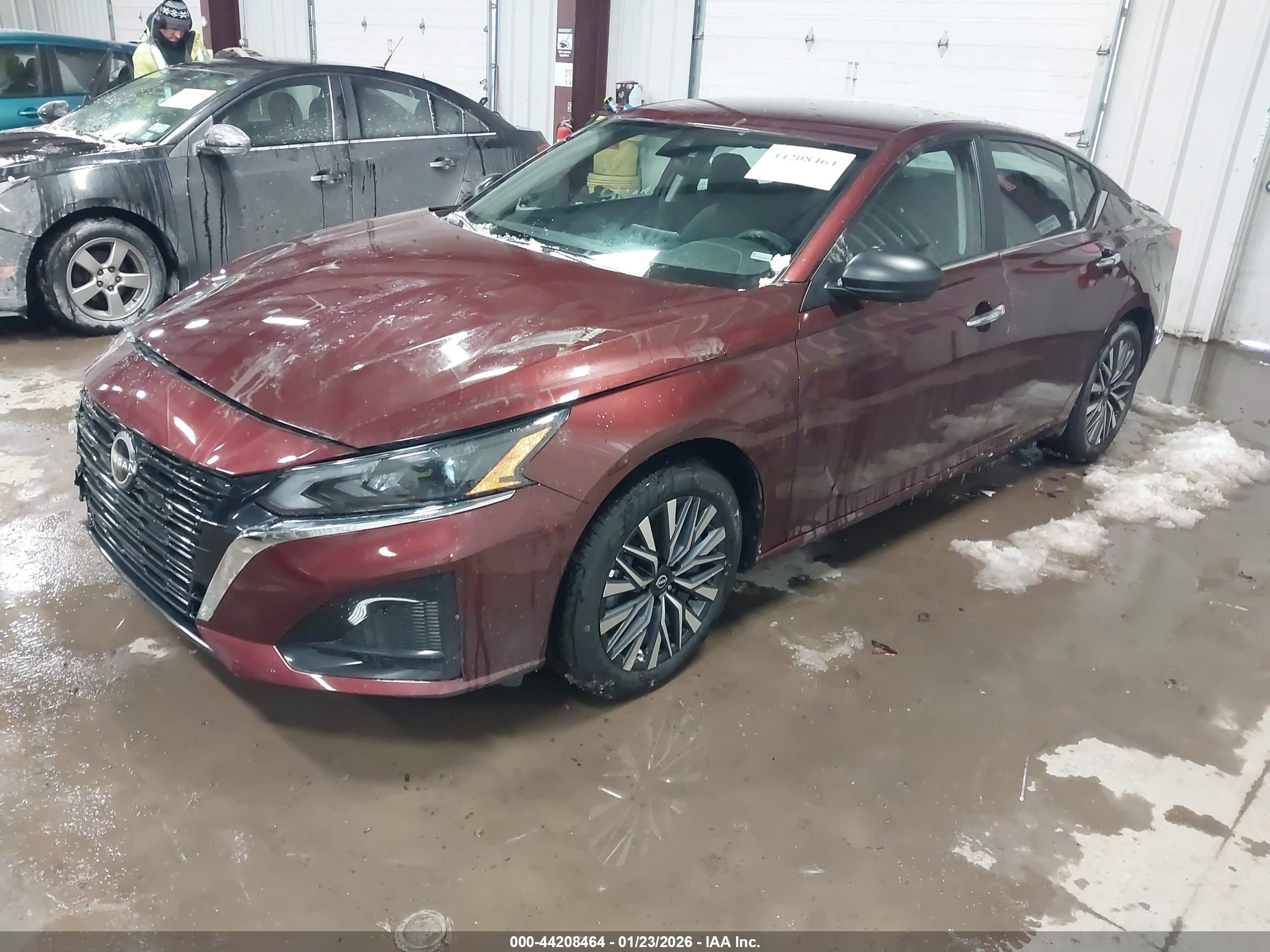 NISSAN ALTIMA image 2