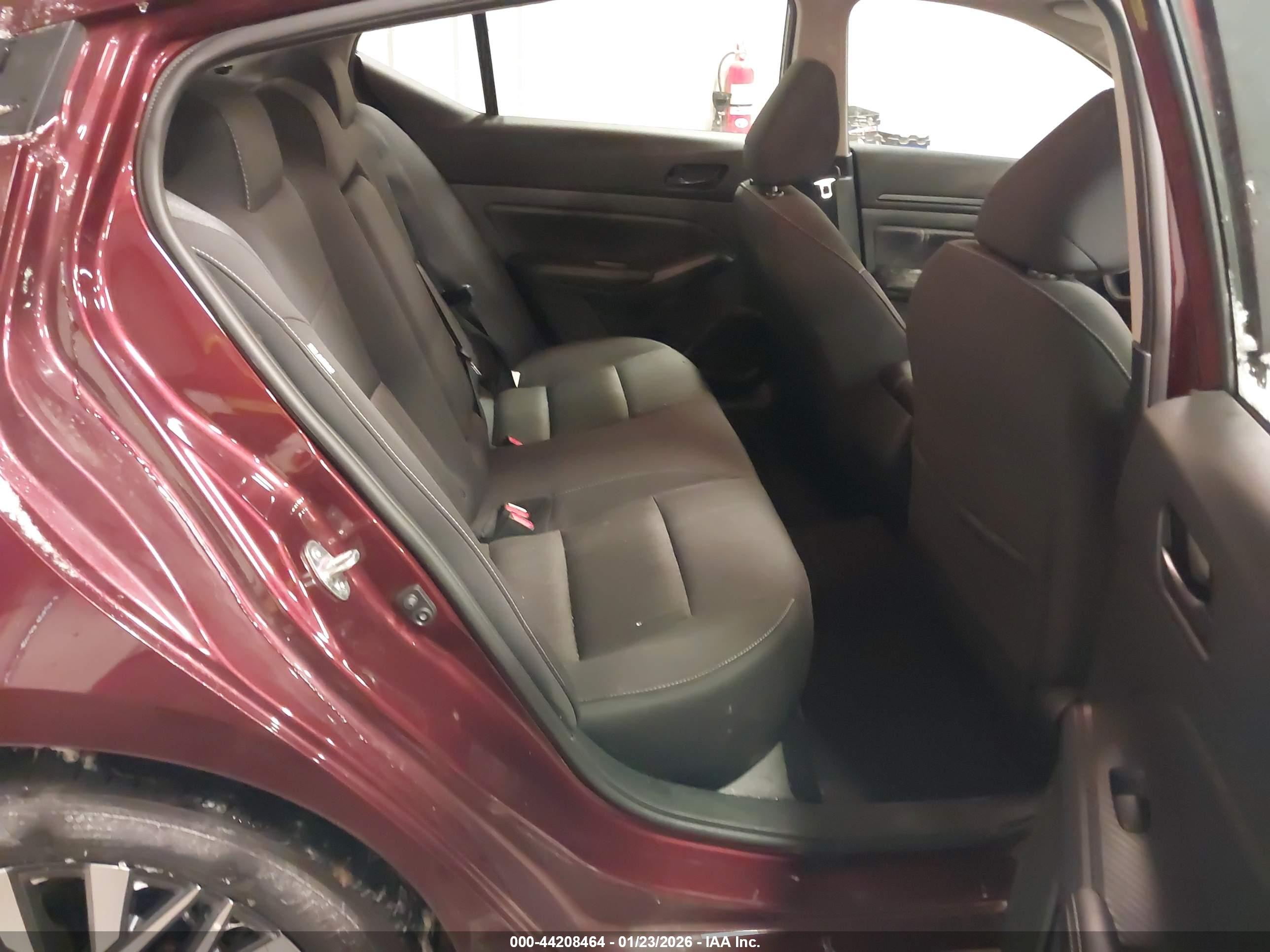 NISSAN ALTIMA image 8