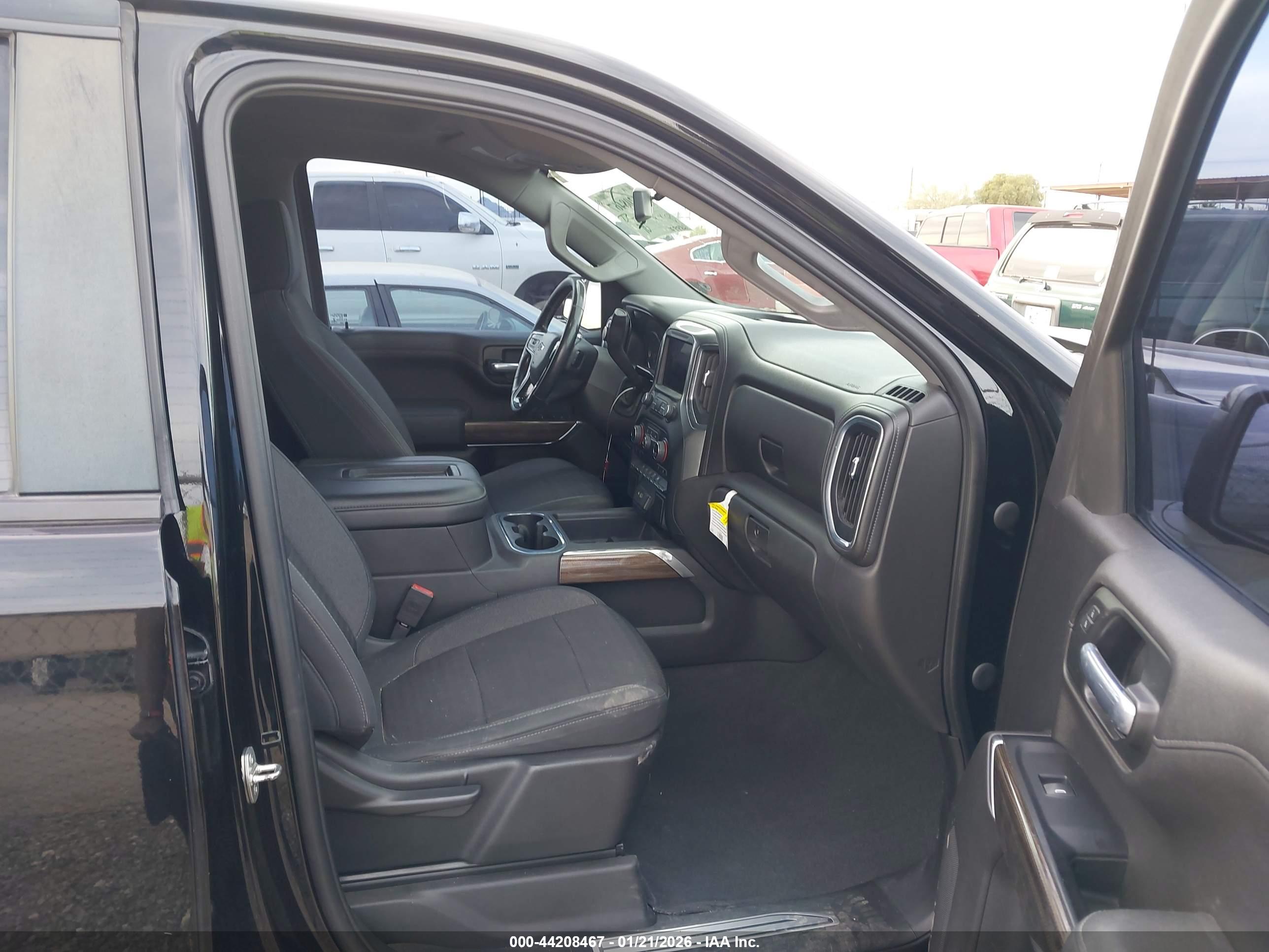 CHEVROLET SILVERADO image 5