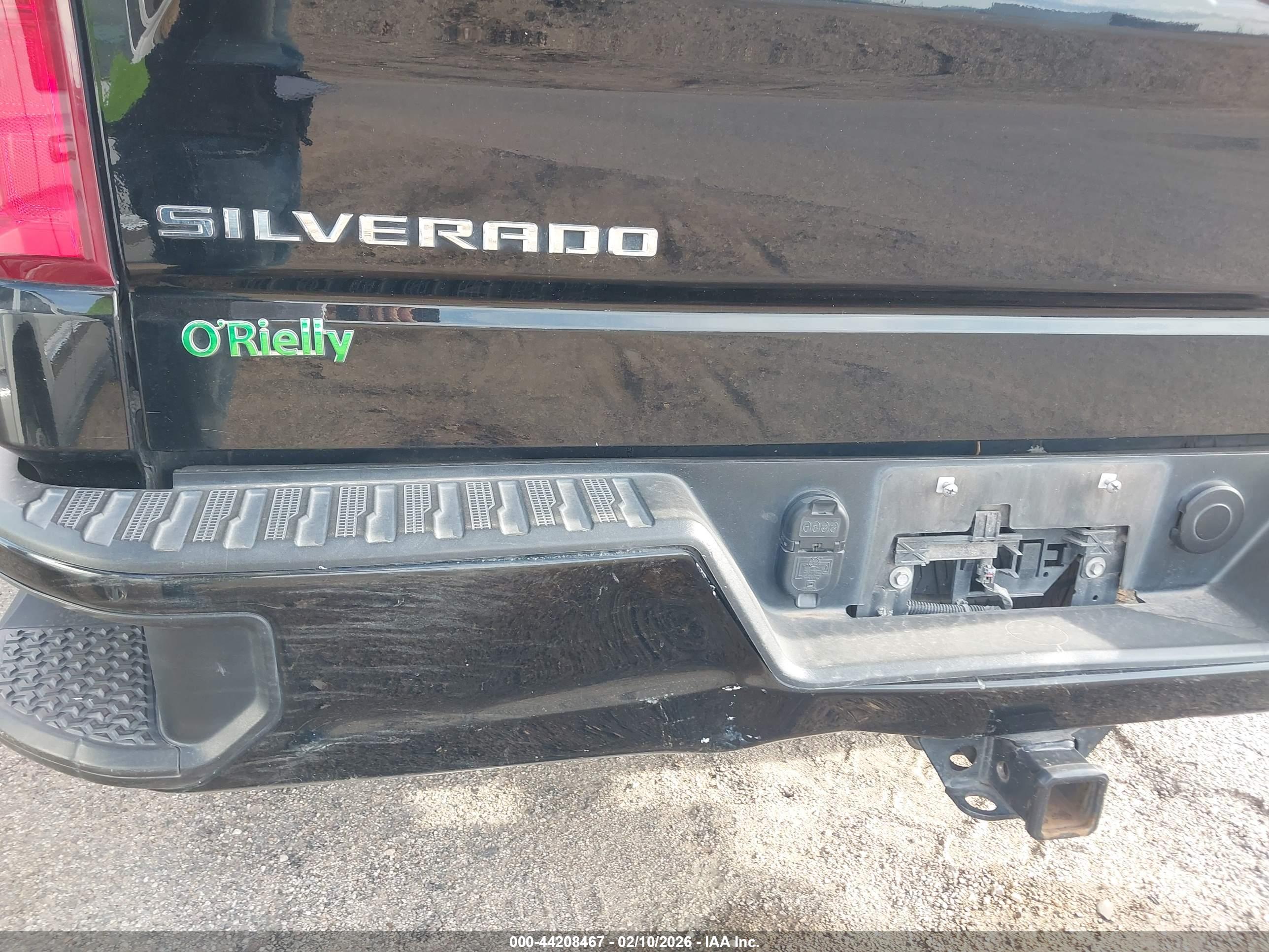 CHEVROLET SILVERADO image 6