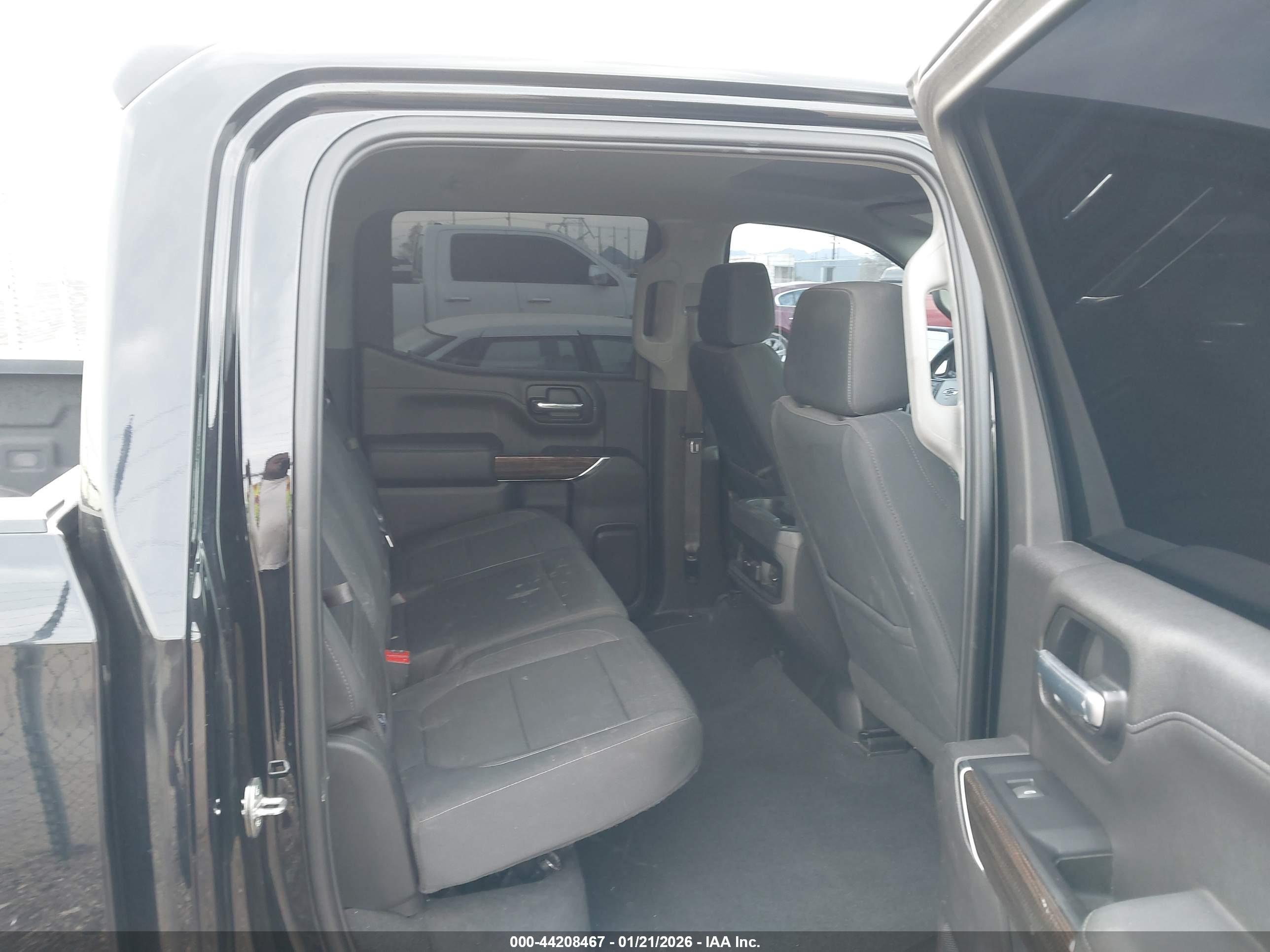 CHEVROLET SILVERADO image 8