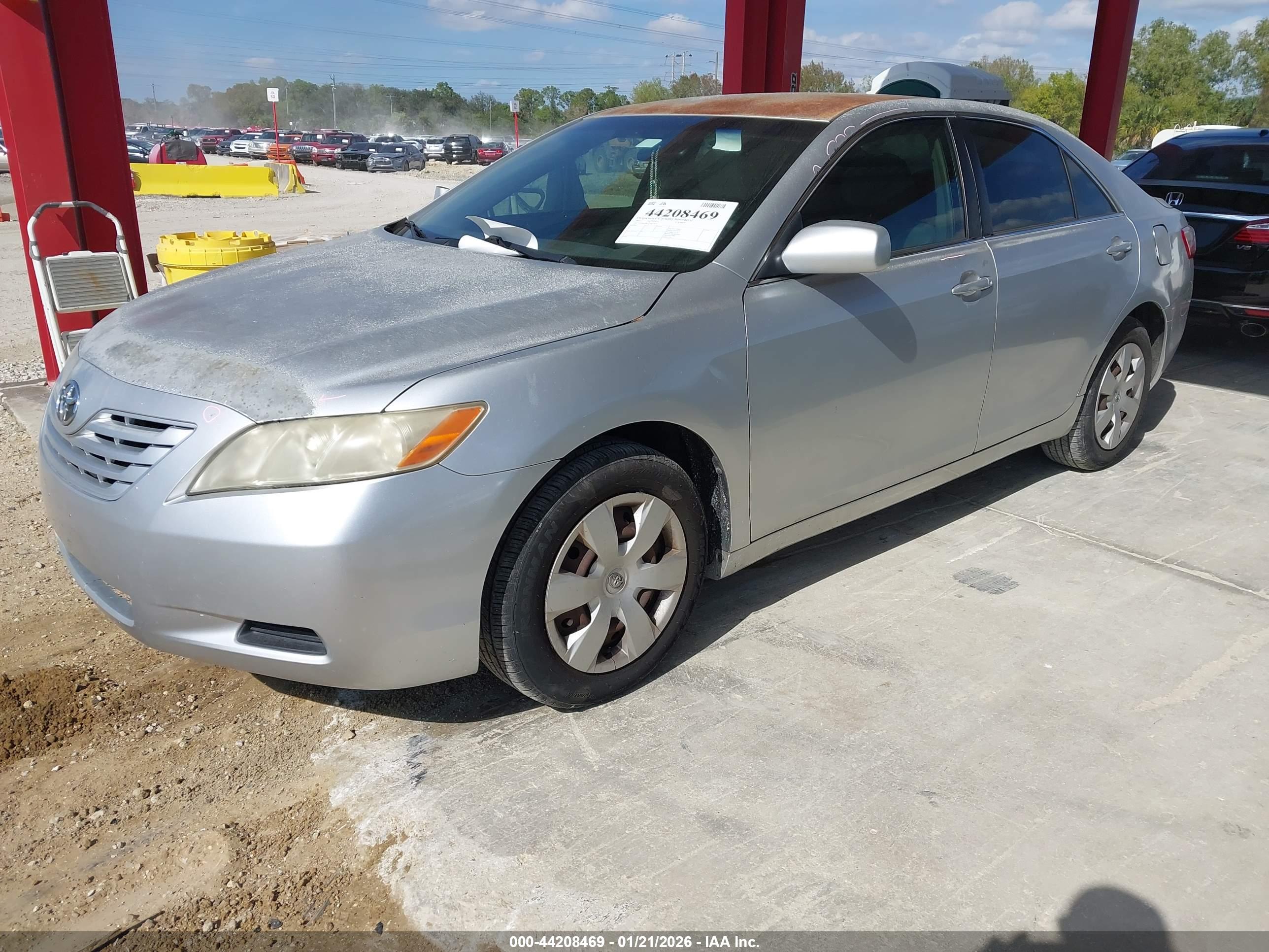 TOYOTA CAMRY image 2