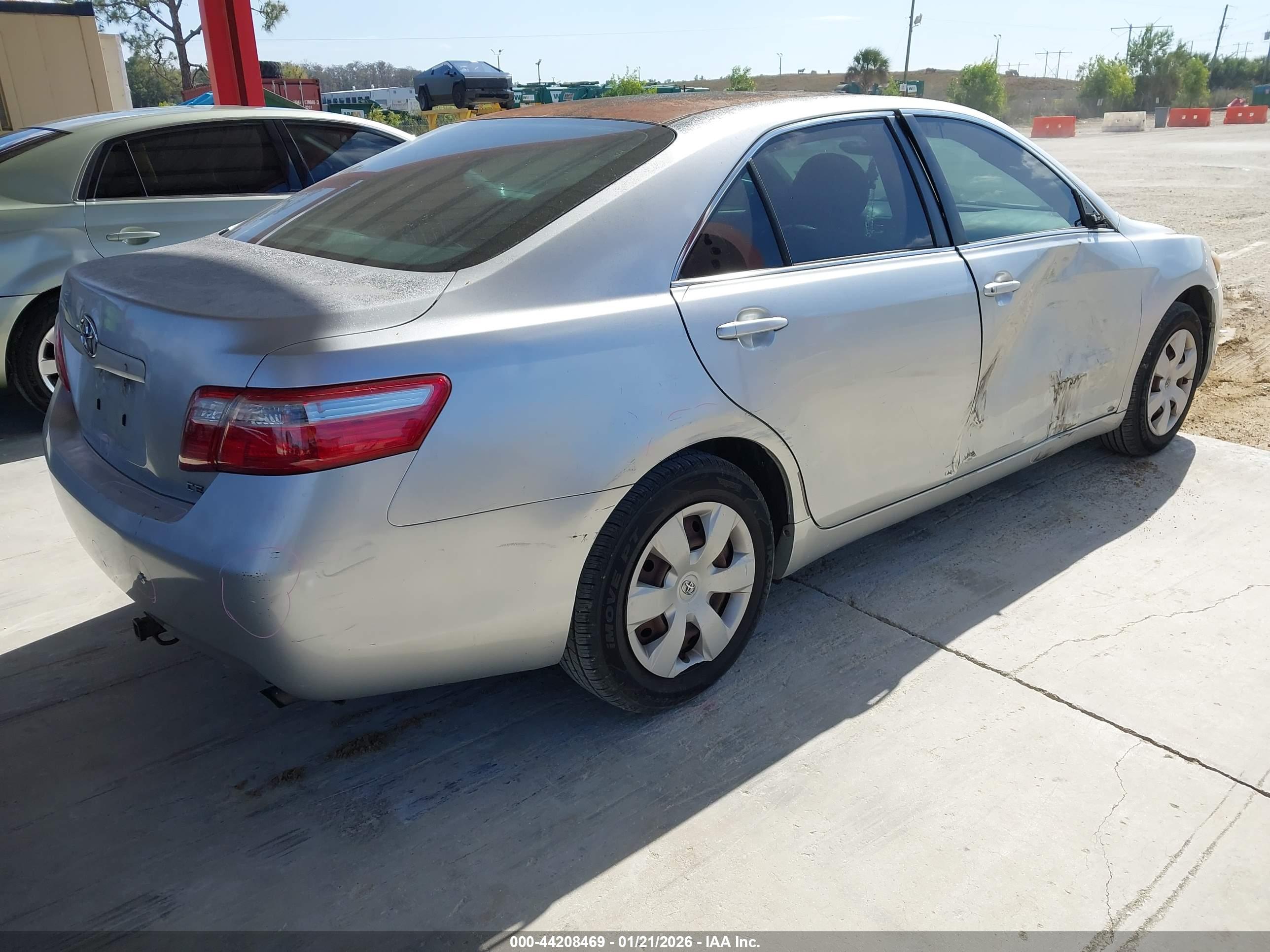 TOYOTA CAMRY image 4