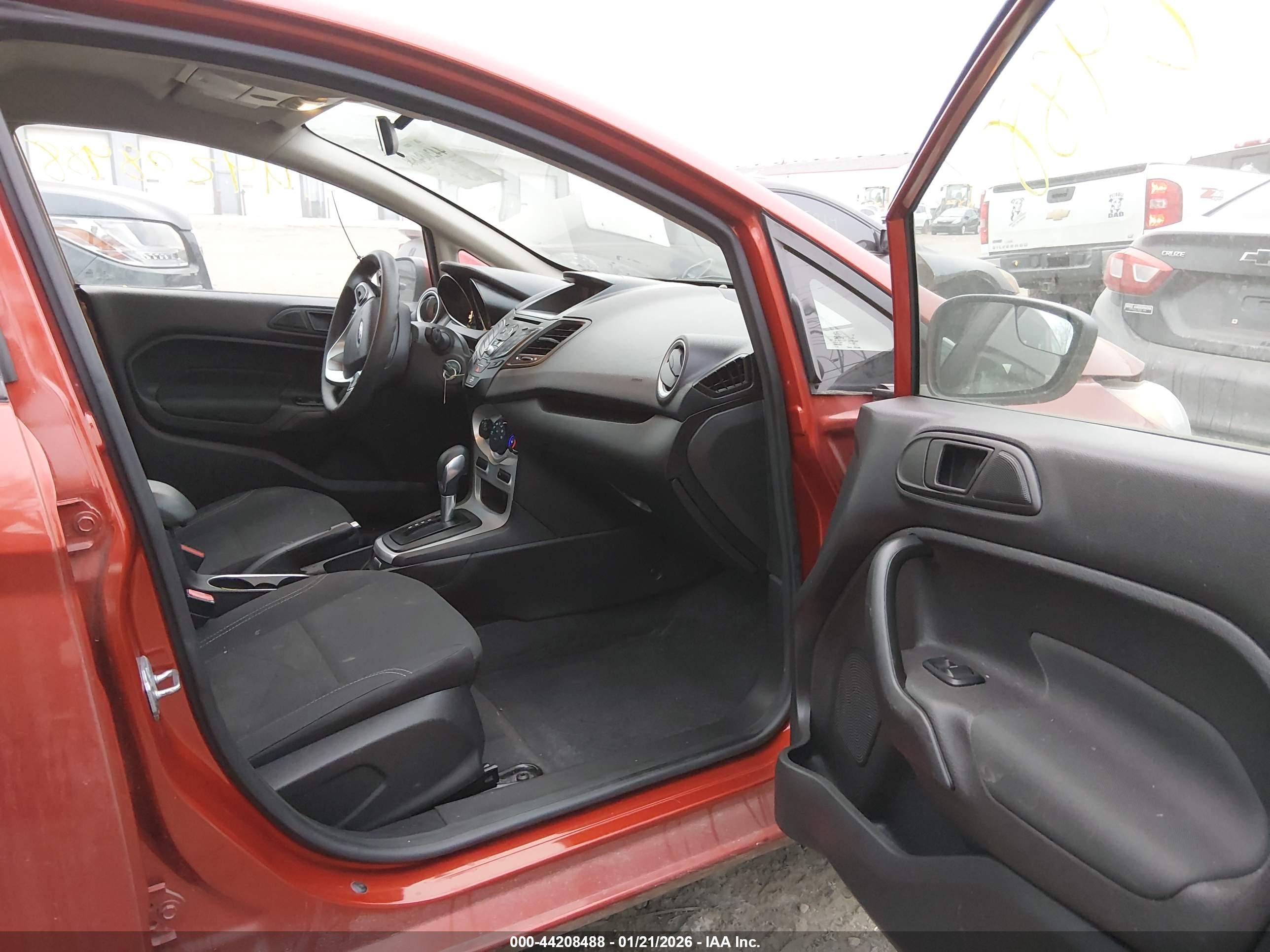 FORD FIESTA image 5