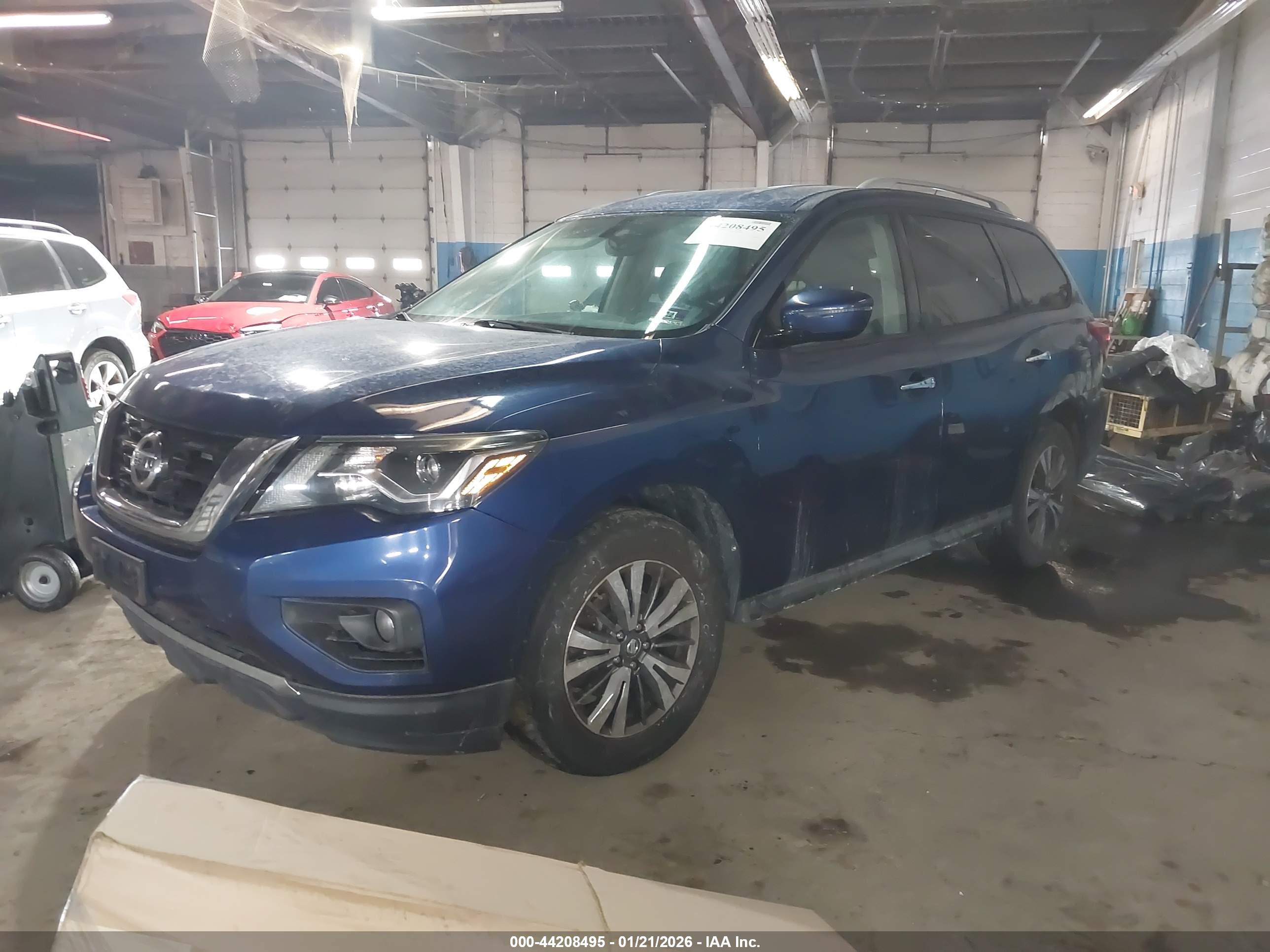 NISSAN PATHFINDER image 2